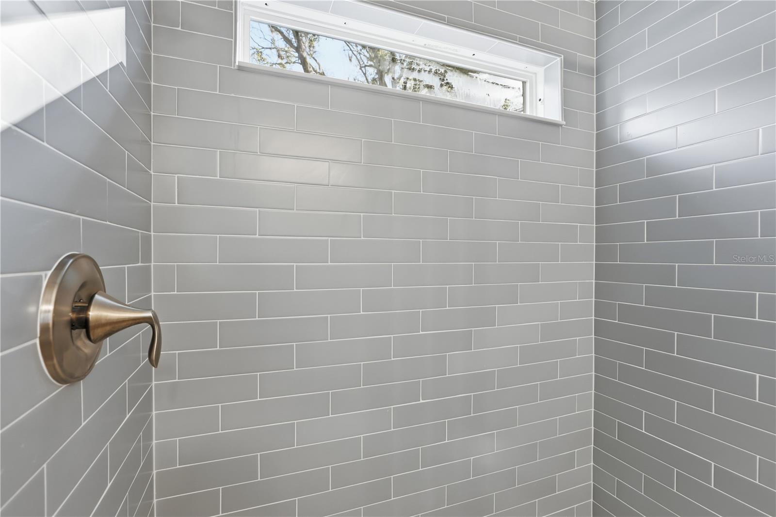 Image 23 of 27 For 2006 Maple Avenue