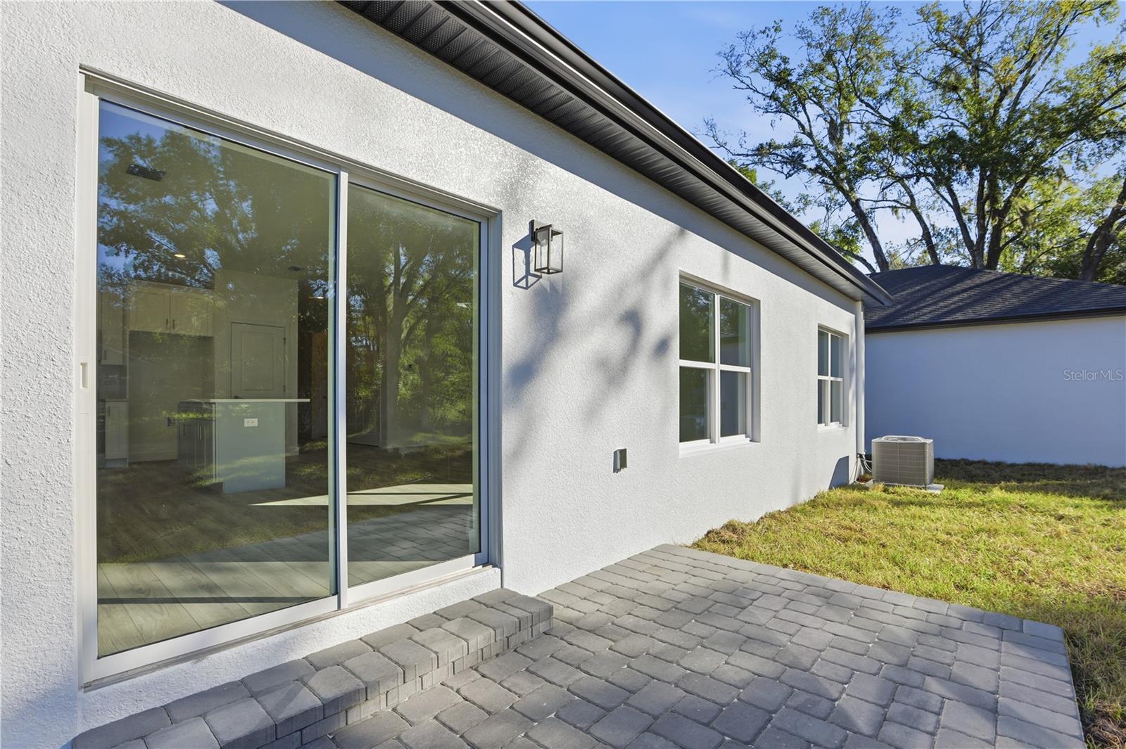 Image 25 of 27 For 2006 Maple Avenue