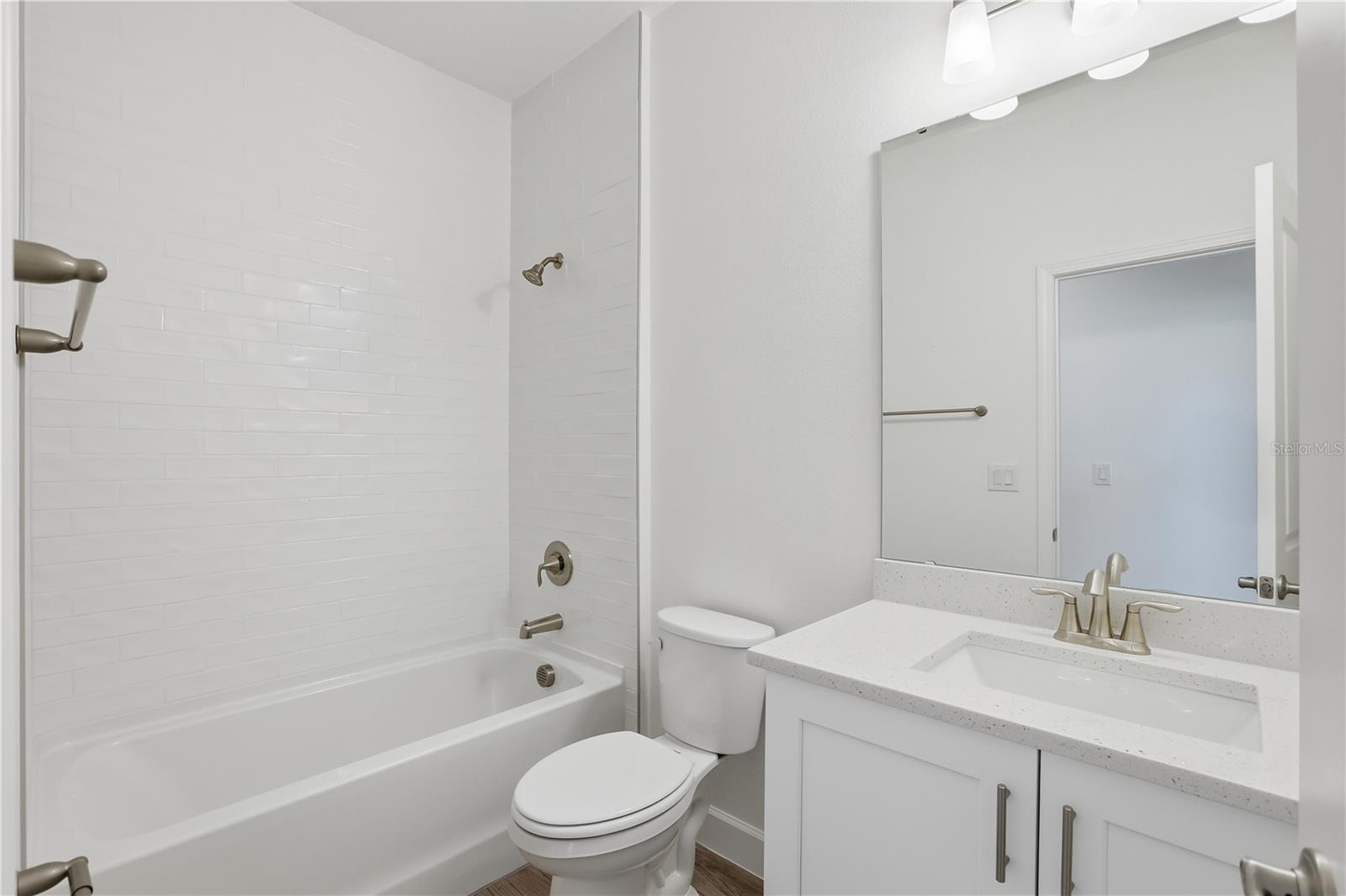 Image 4 of 27 For 2006 Maple Avenue