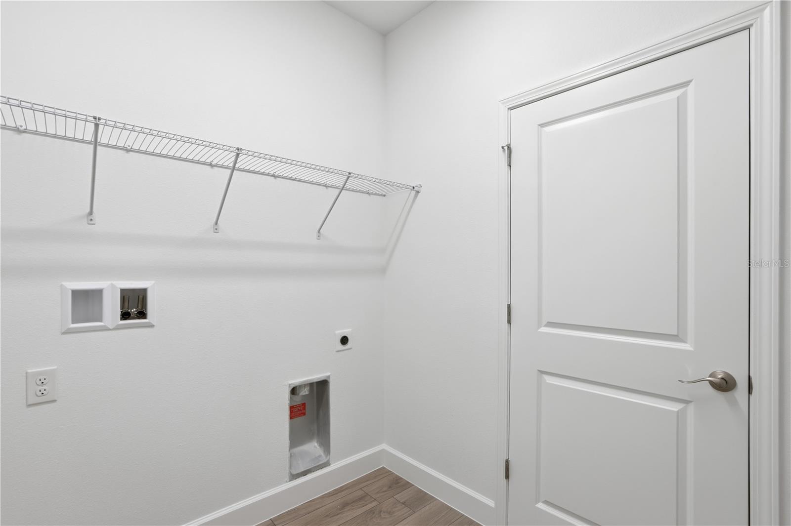 Image 7 of 27 For 2006 Maple Avenue