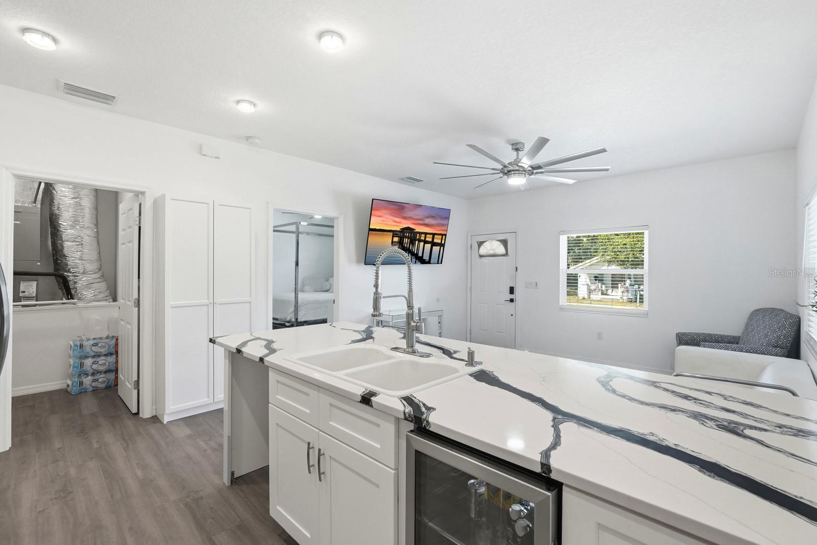 Image 12 of 33 For 557 Live Oak Avenue