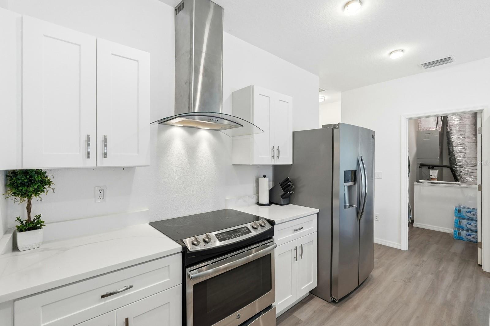 Image 13 of 33 For 557 Live Oak Avenue