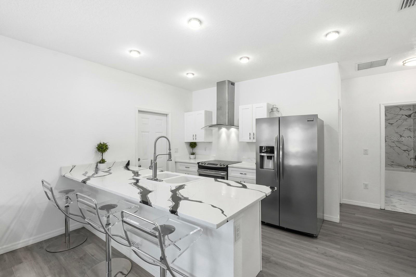 Image 14 of 33 For 557 Live Oak Avenue