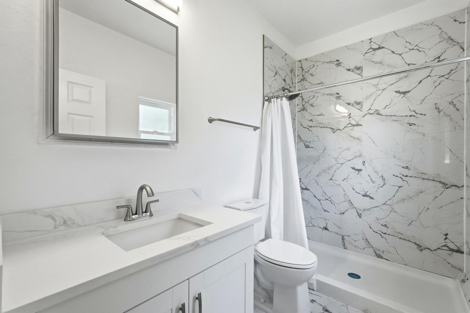 Image 17 of 33 For 557 Live Oak Avenue