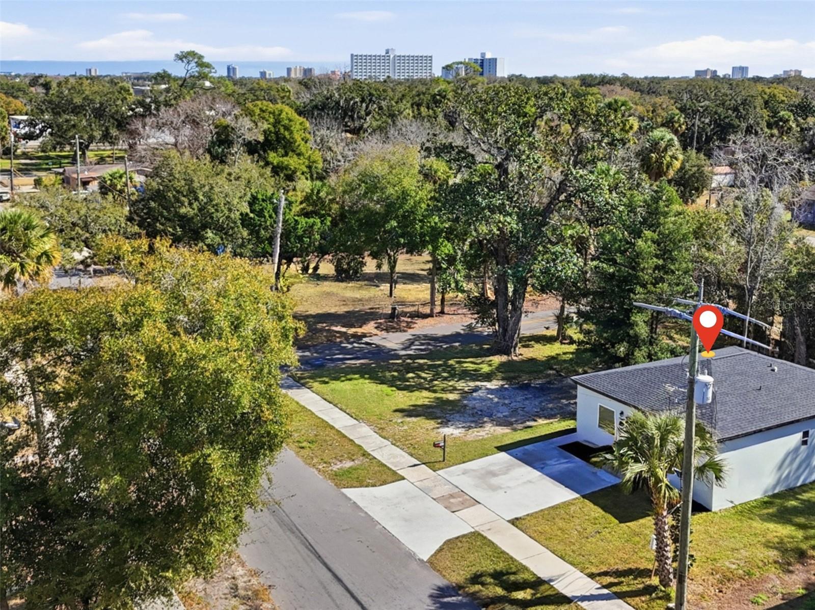 Image 28 of 33 For 557 Live Oak Avenue