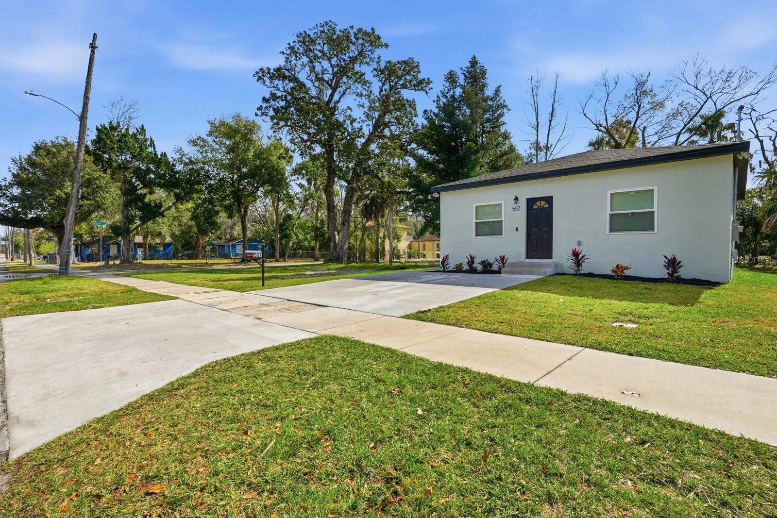 Image 32 of 33 For 557 Live Oak Avenue