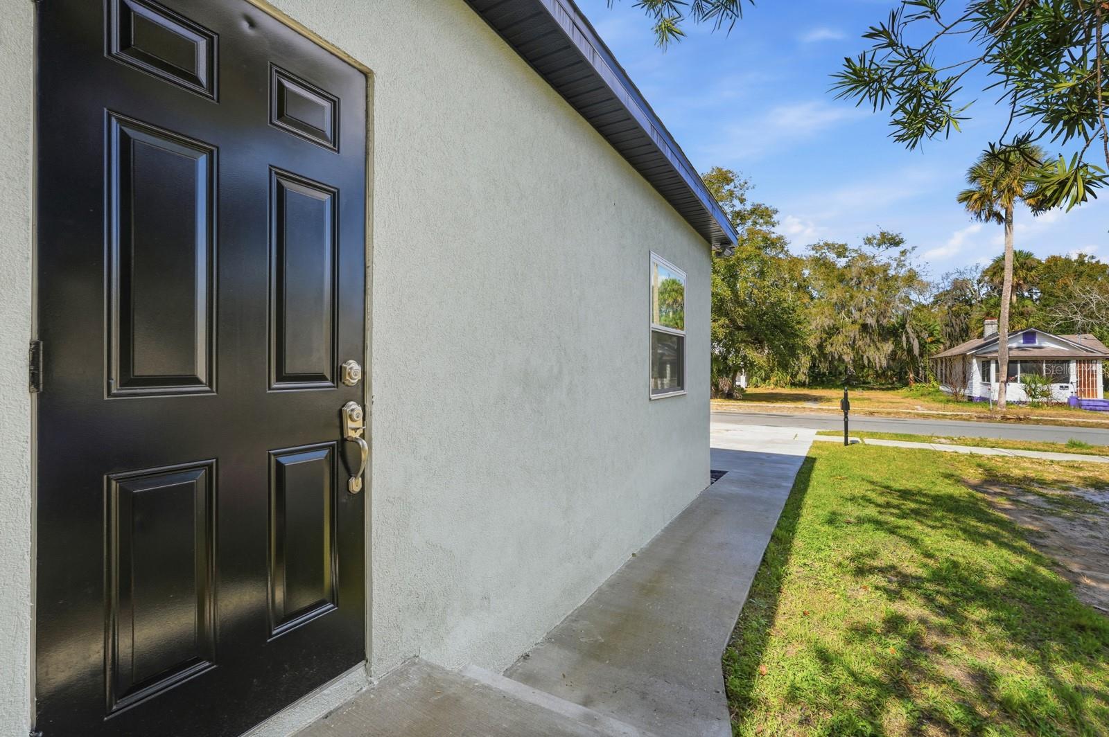 Image 4 of 33 For 557 Live Oak Avenue