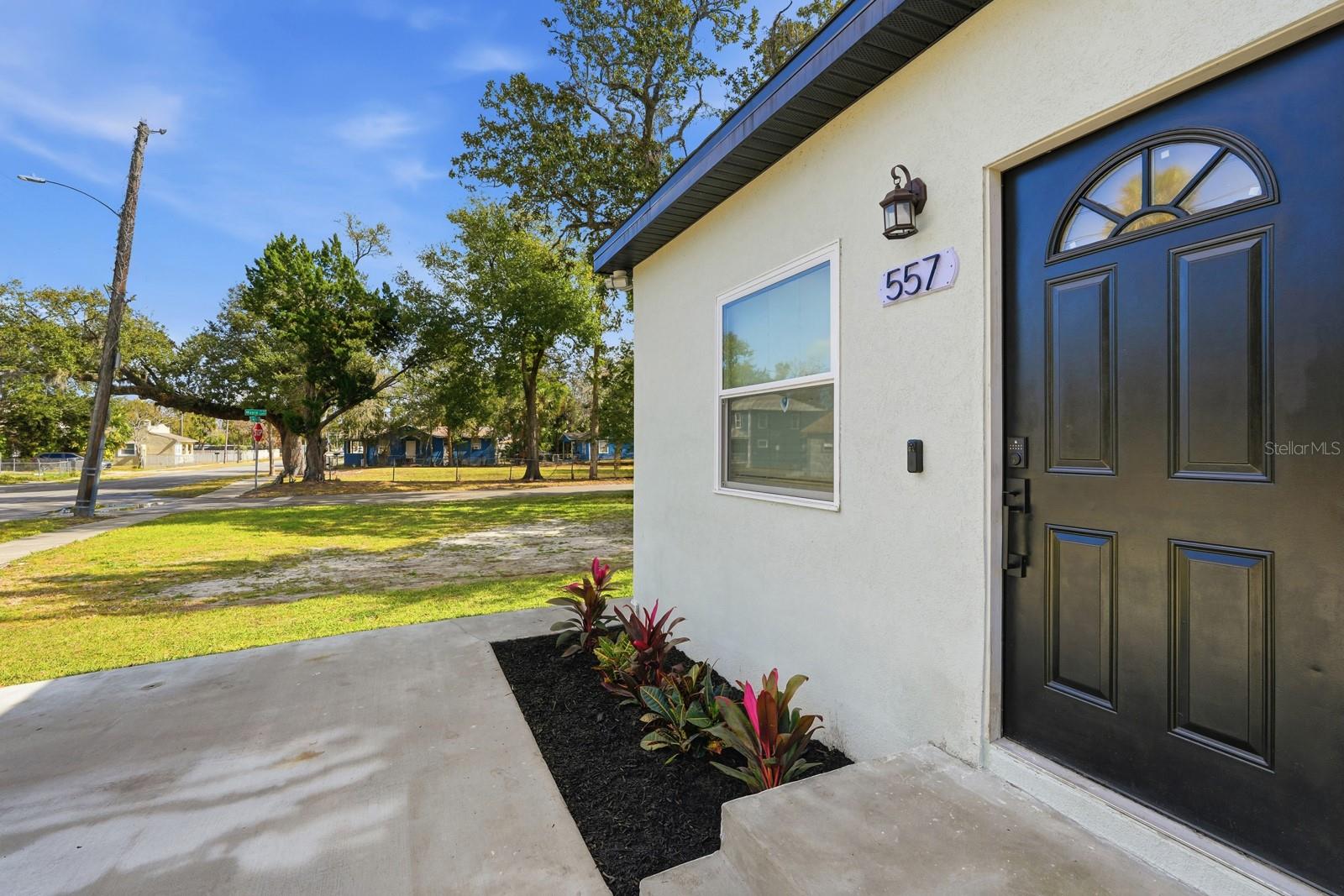 Image 5 of 33 For 557 Live Oak Avenue