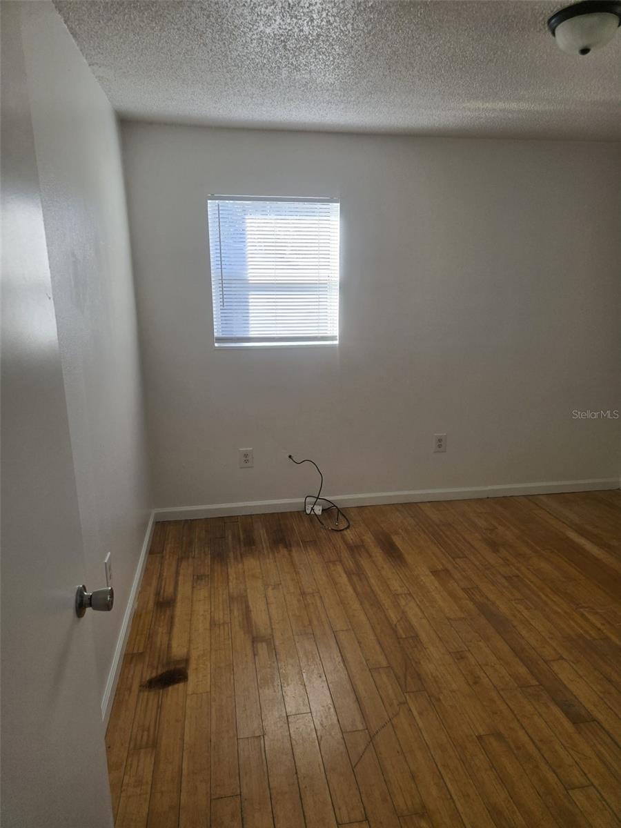 Image 23 of 37 For 701 Beresford Road