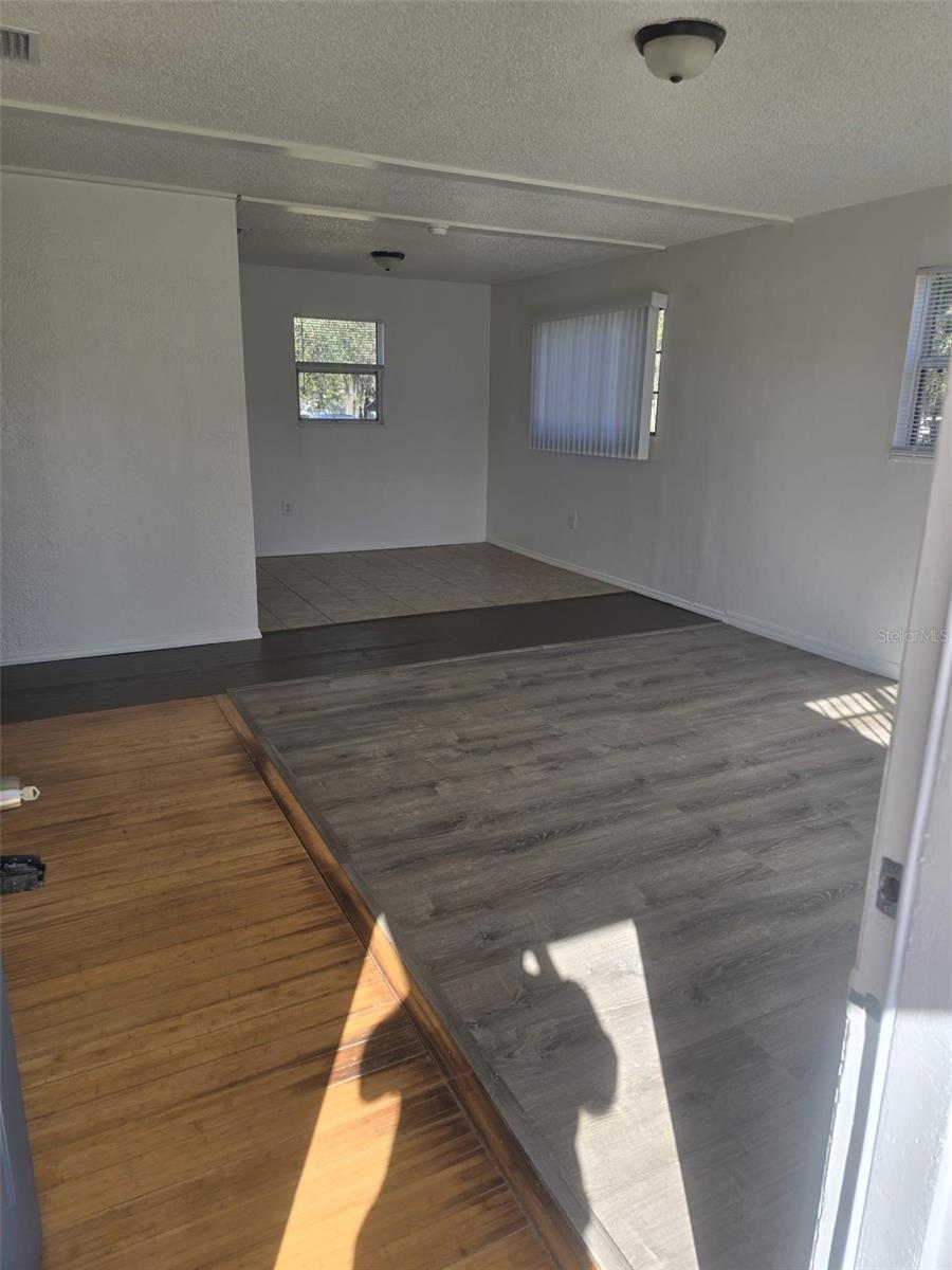 Image 5 of 37 For 701 Beresford Road