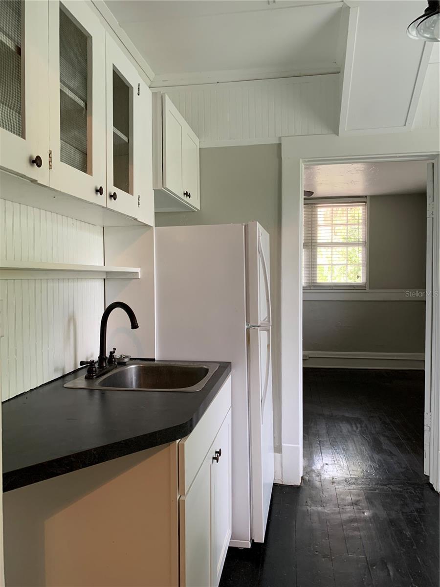 Image 2 of 7 For 210 Wisconsin Avenue B