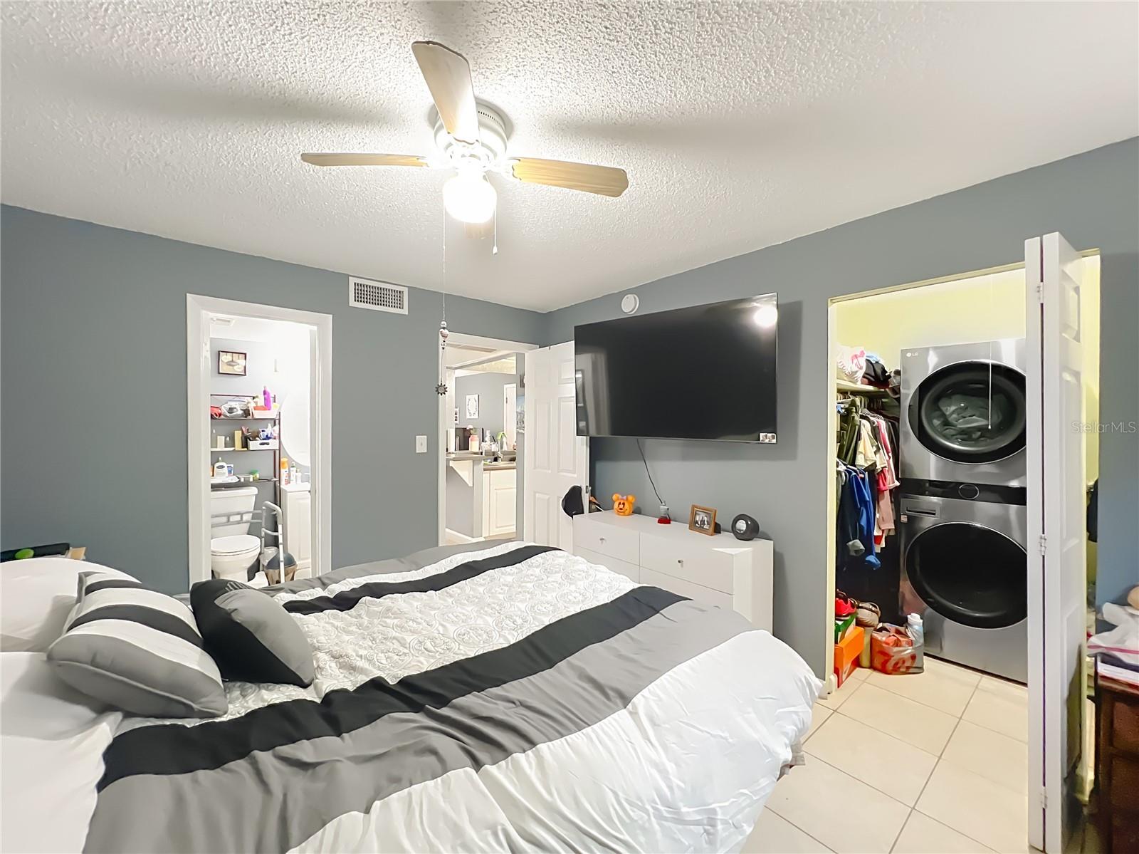 Image 13 of 21 For 582 Orange Drive 100