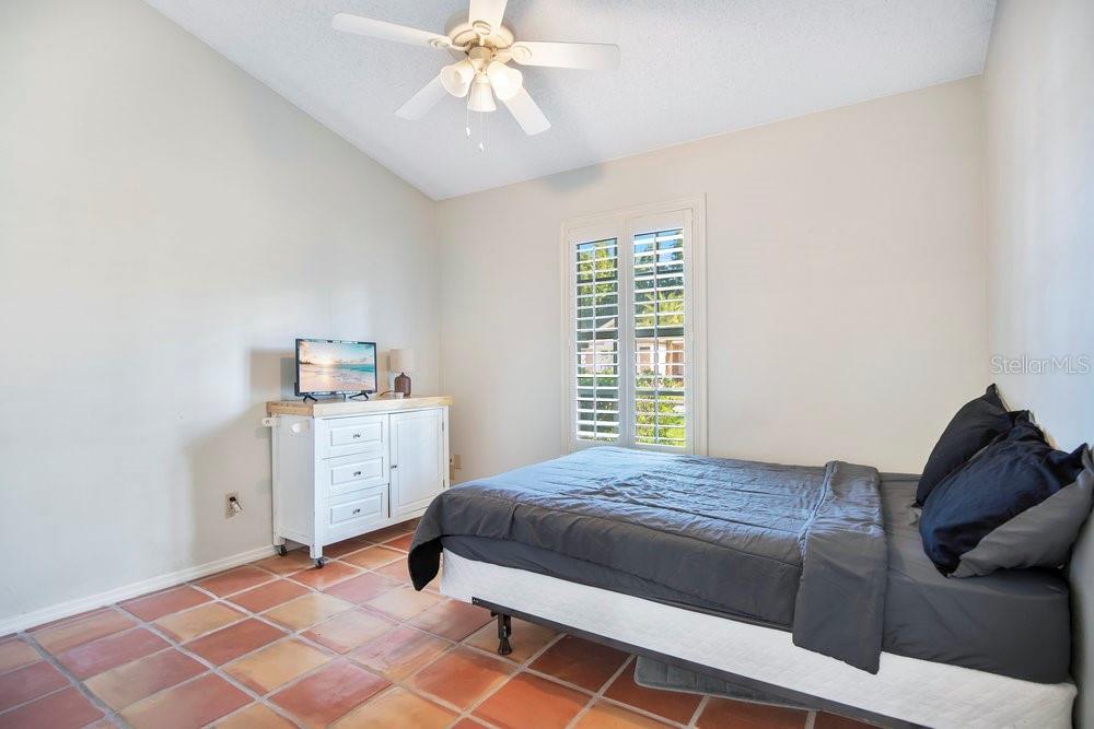 Image 15 of 33 For 1500 Rivers Edge Drive