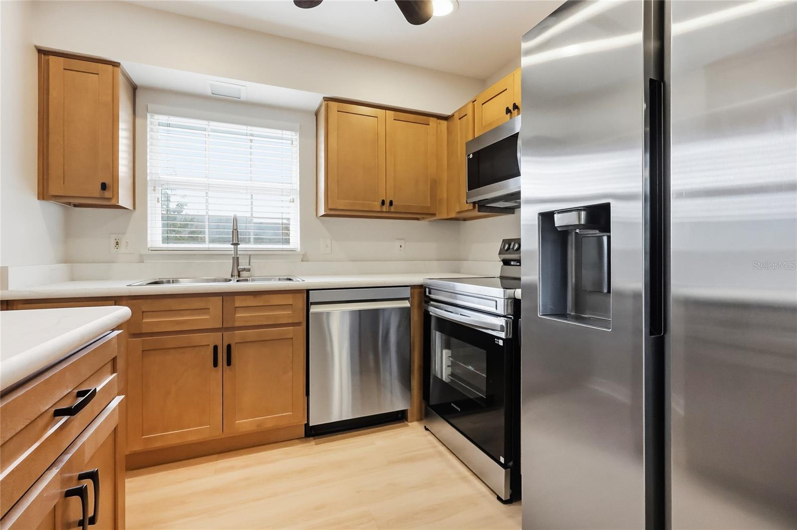 Image 10 of 27 For 249 Hill Avenue 30