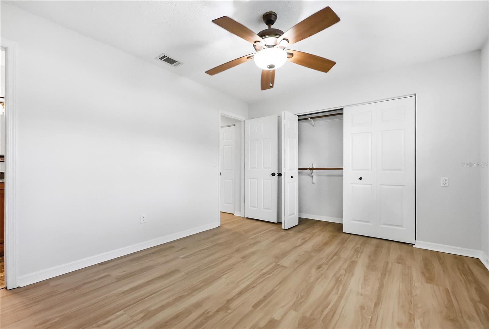 Image 22 of 27 For 249 Hill Avenue 30