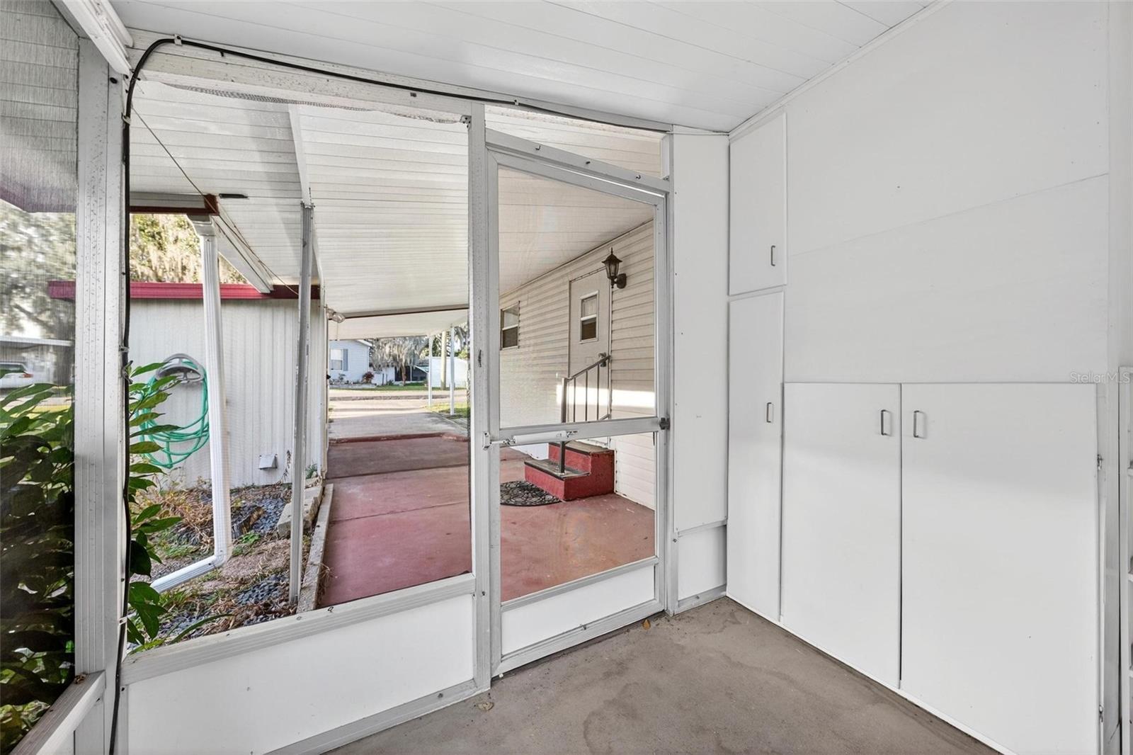 Image 10 of 60 For 684 Cindi Avenue