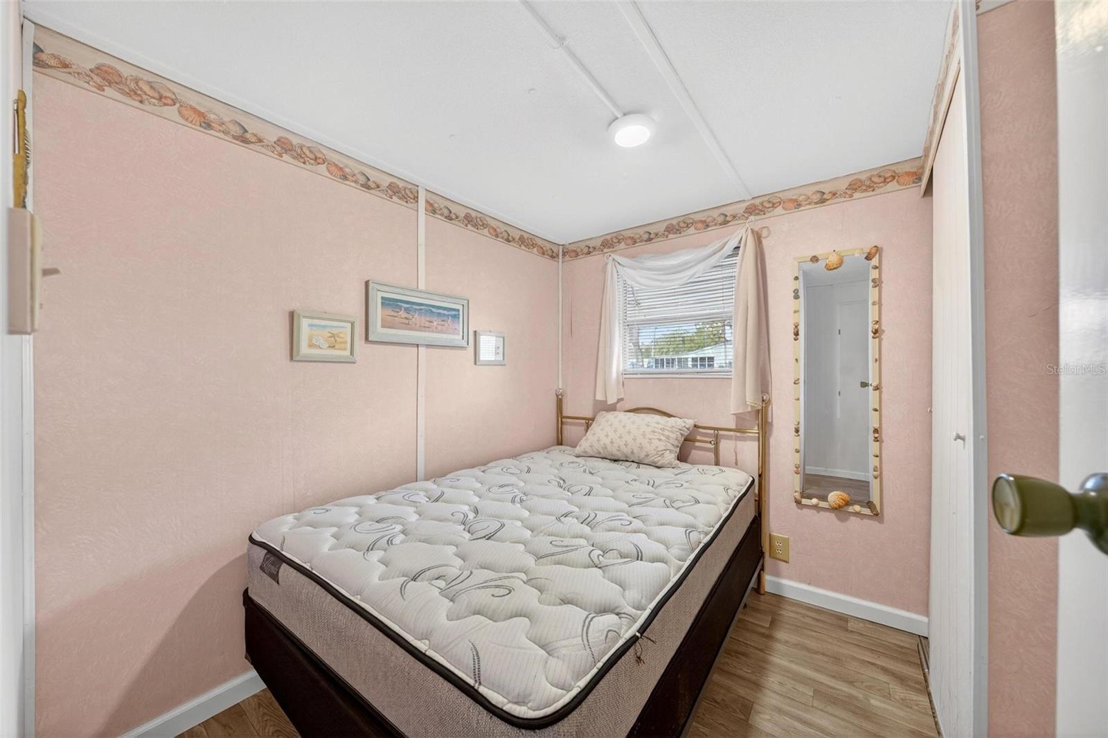 Image 24 of 60 For 684 Cindi Avenue