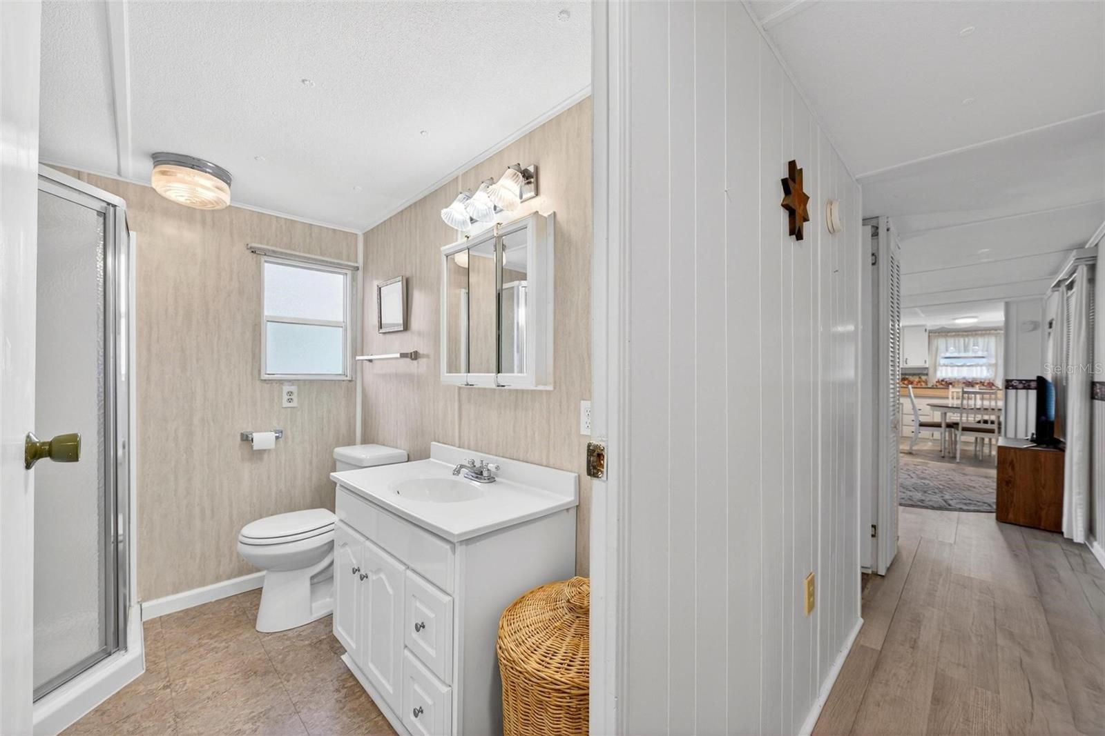 Image 26 of 60 For 684 Cindi Avenue