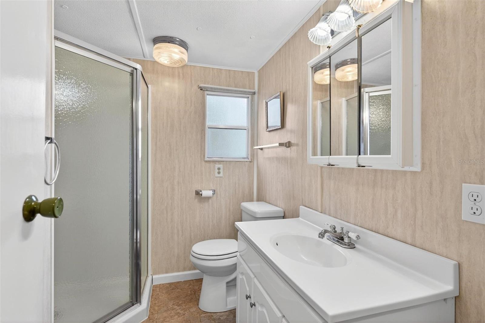 Image 27 of 60 For 684 Cindi Avenue