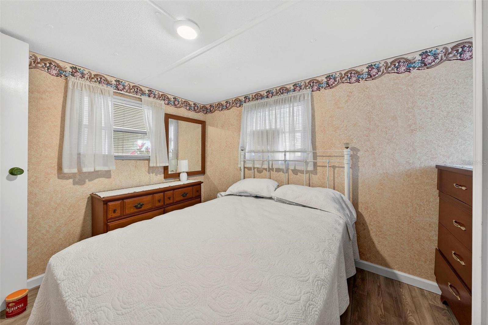 Image 31 of 60 For 684 Cindi Avenue