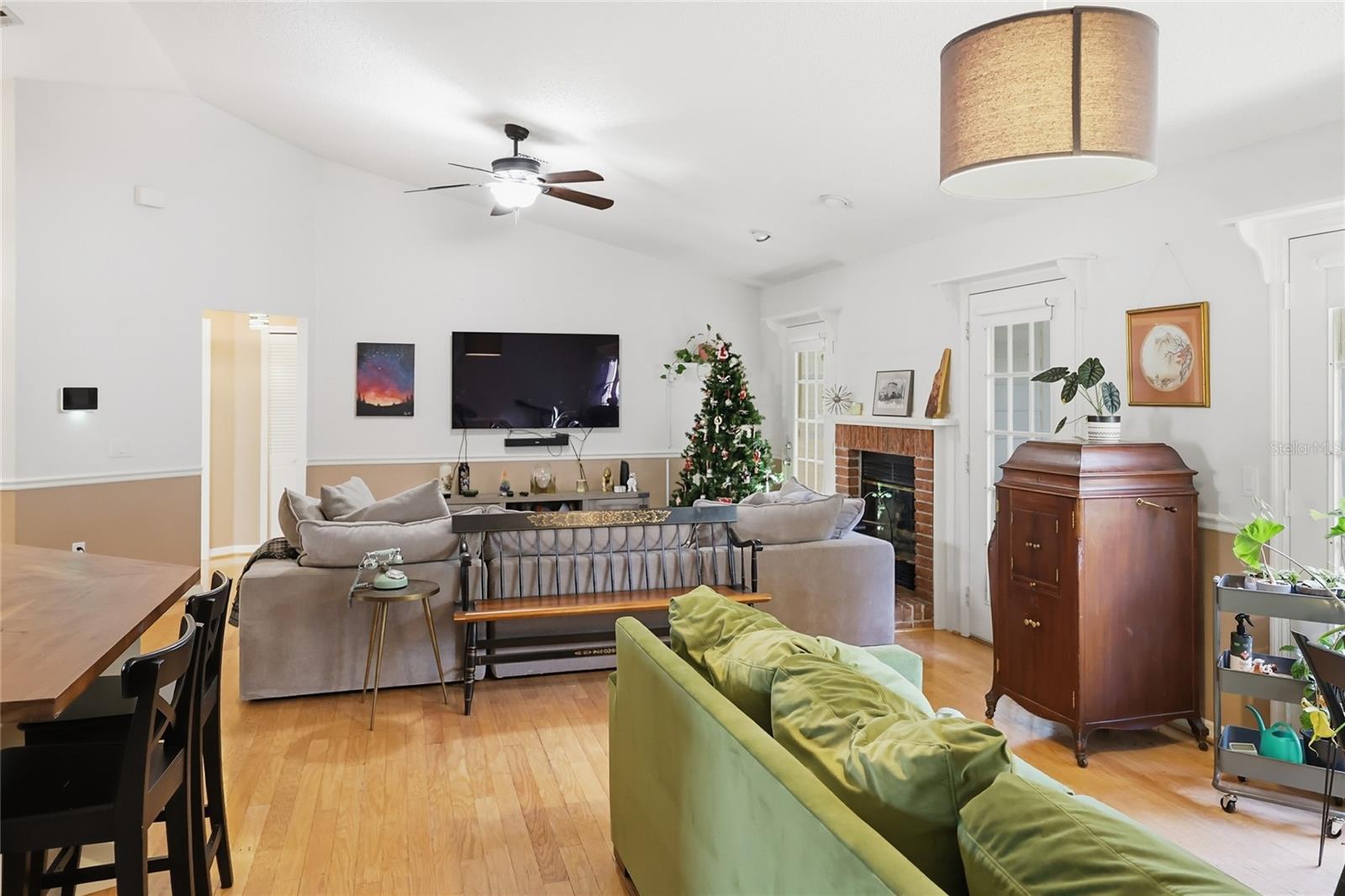 Image 4 of 22 For 905 Northern Oaks Terrace