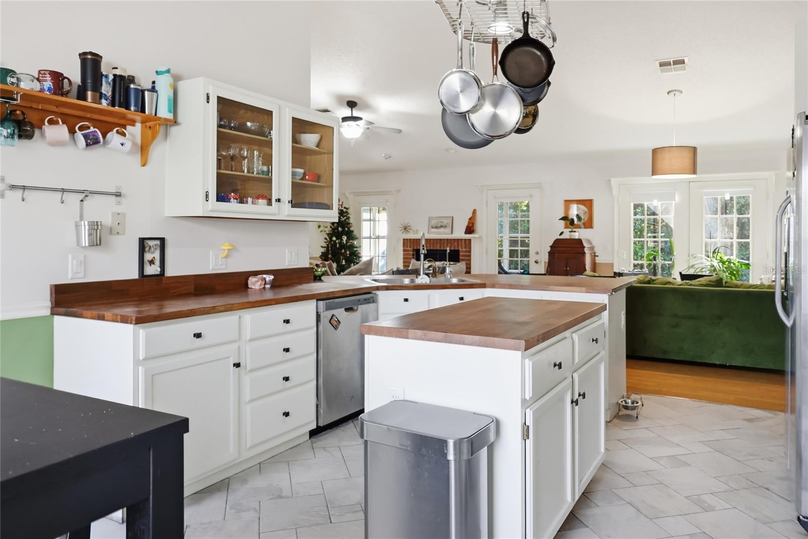 Image 8 of 22 For 905 Northern Oaks Terrace