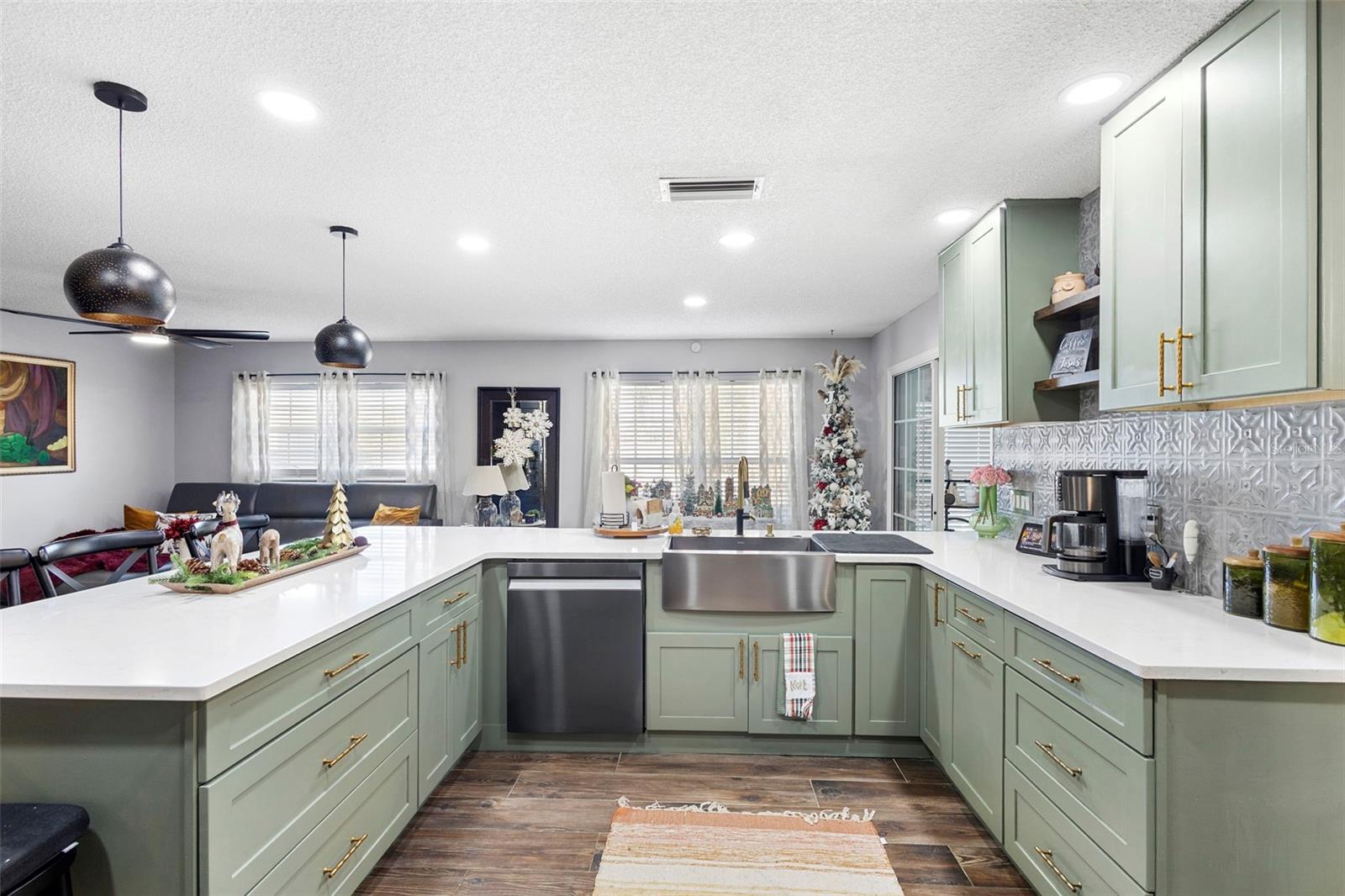 Image 11 of 37 For 2656 Ivydale Drive