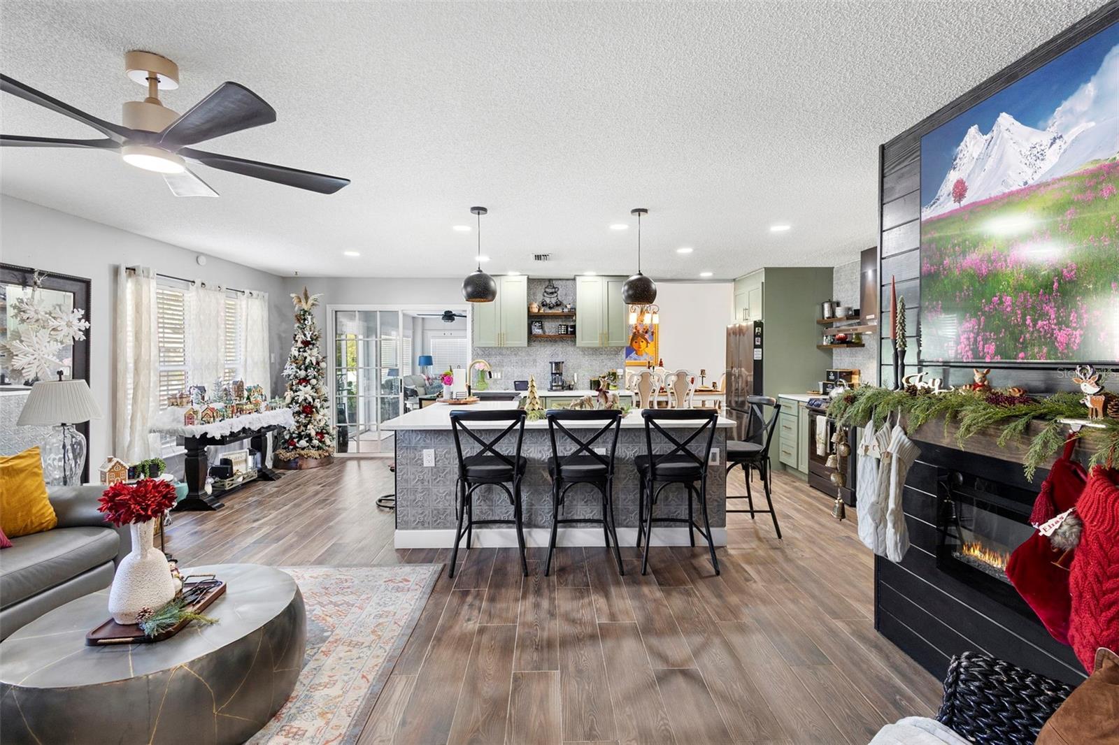 Image 16 of 37 For 2656 Ivydale Drive