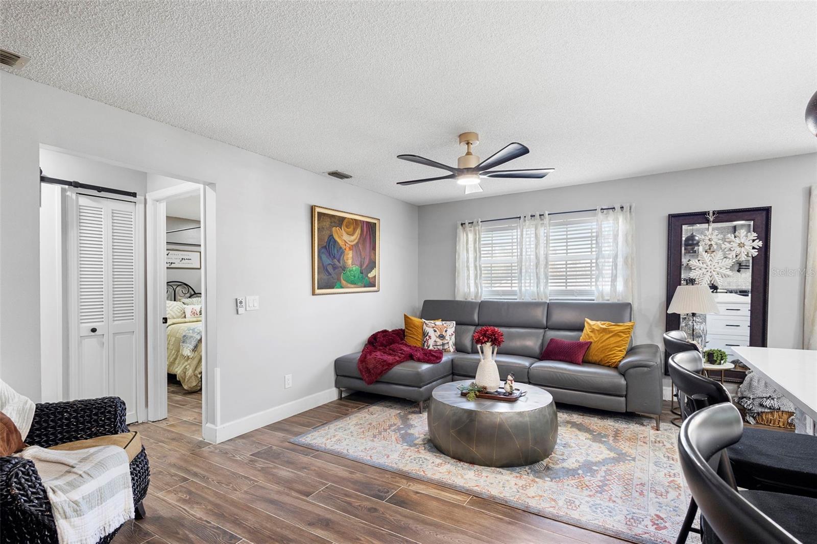 Image 18 of 37 For 2656 Ivydale Drive