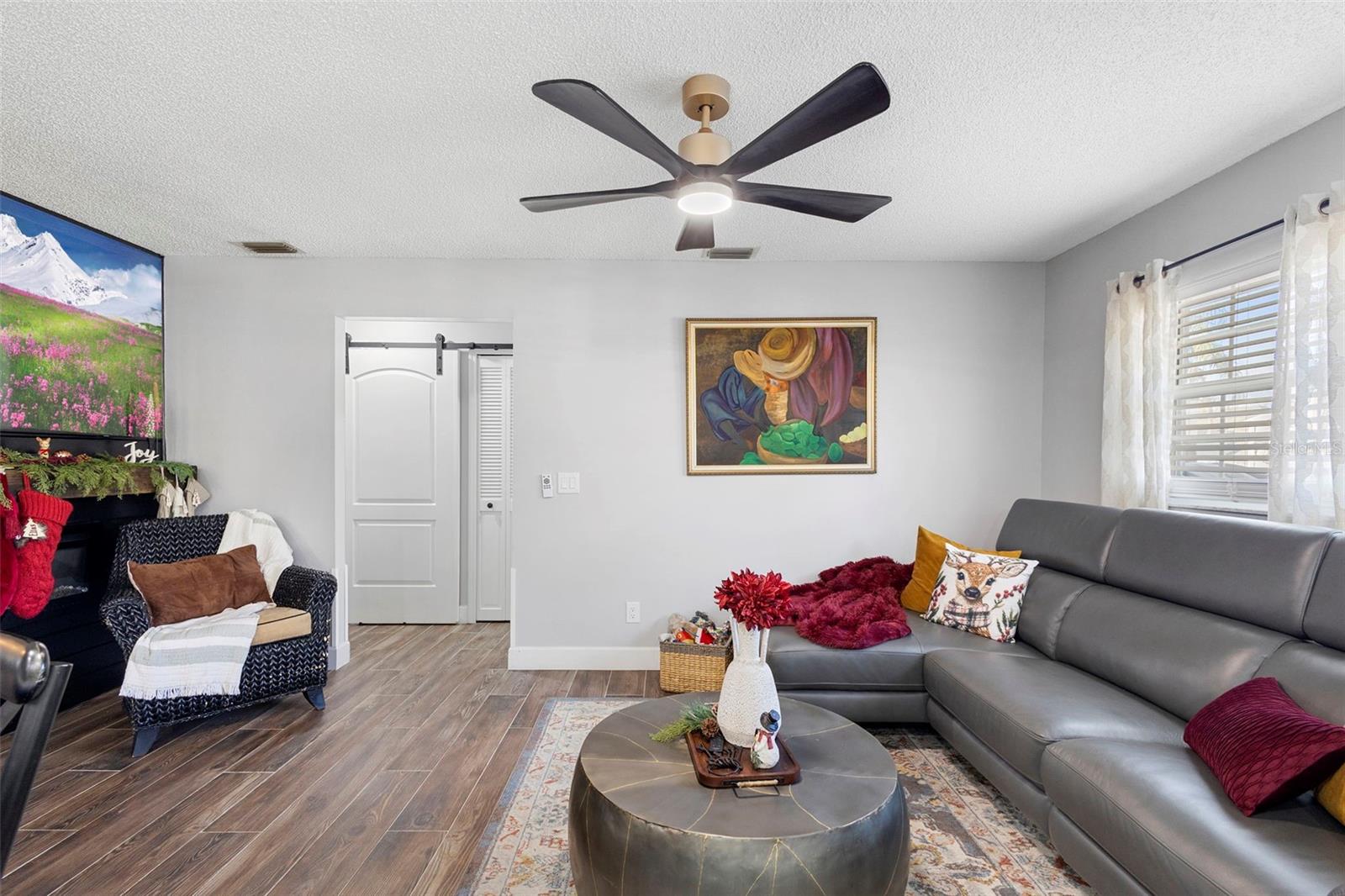 Image 19 of 37 For 2656 Ivydale Drive