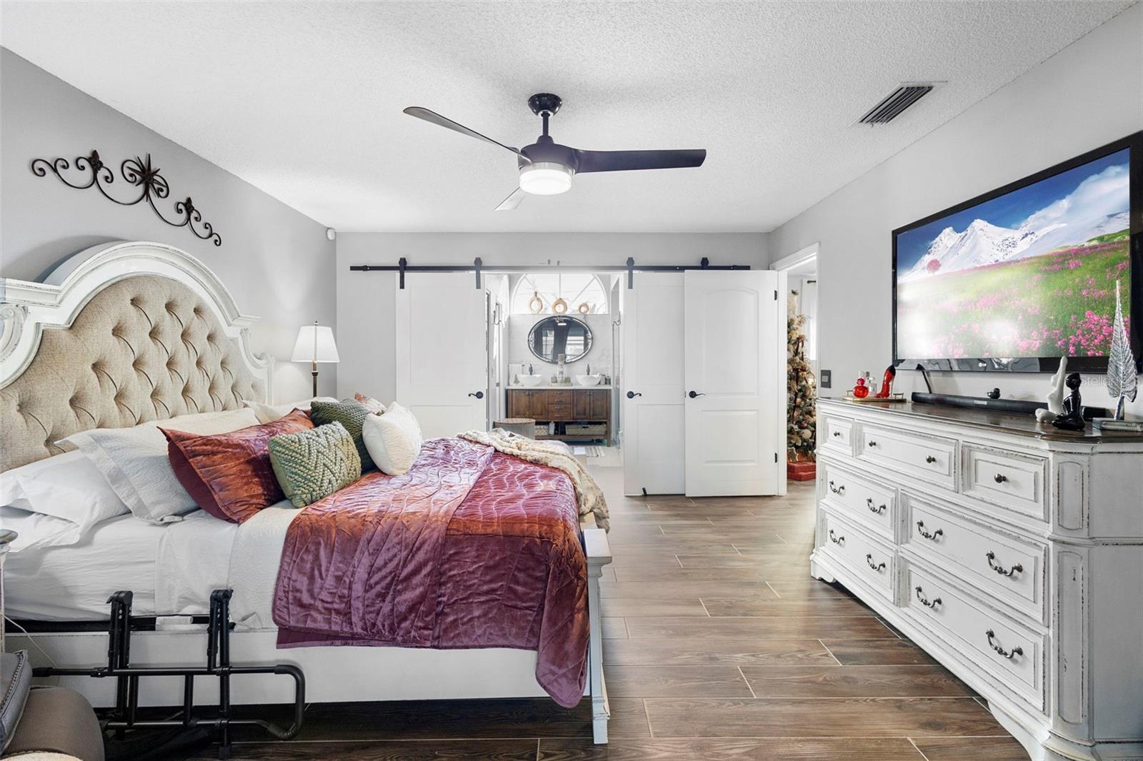 Image 21 of 37 For 2656 Ivydale Drive