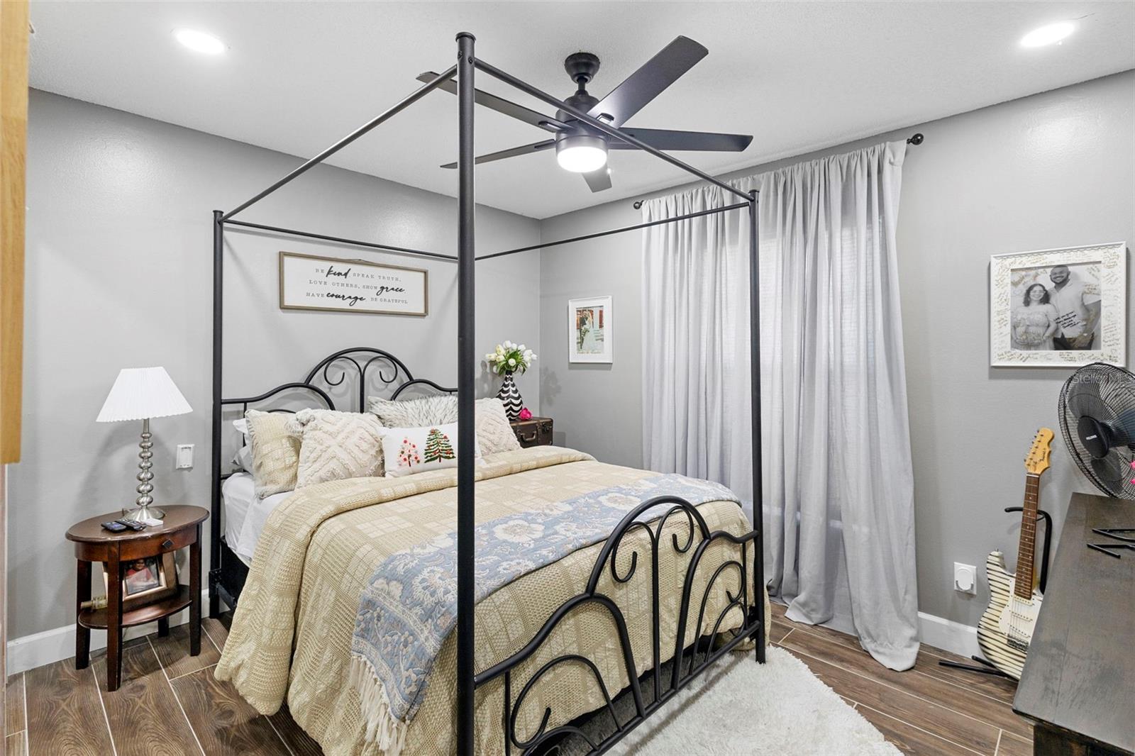 Image 25 of 37 For 2656 Ivydale Drive