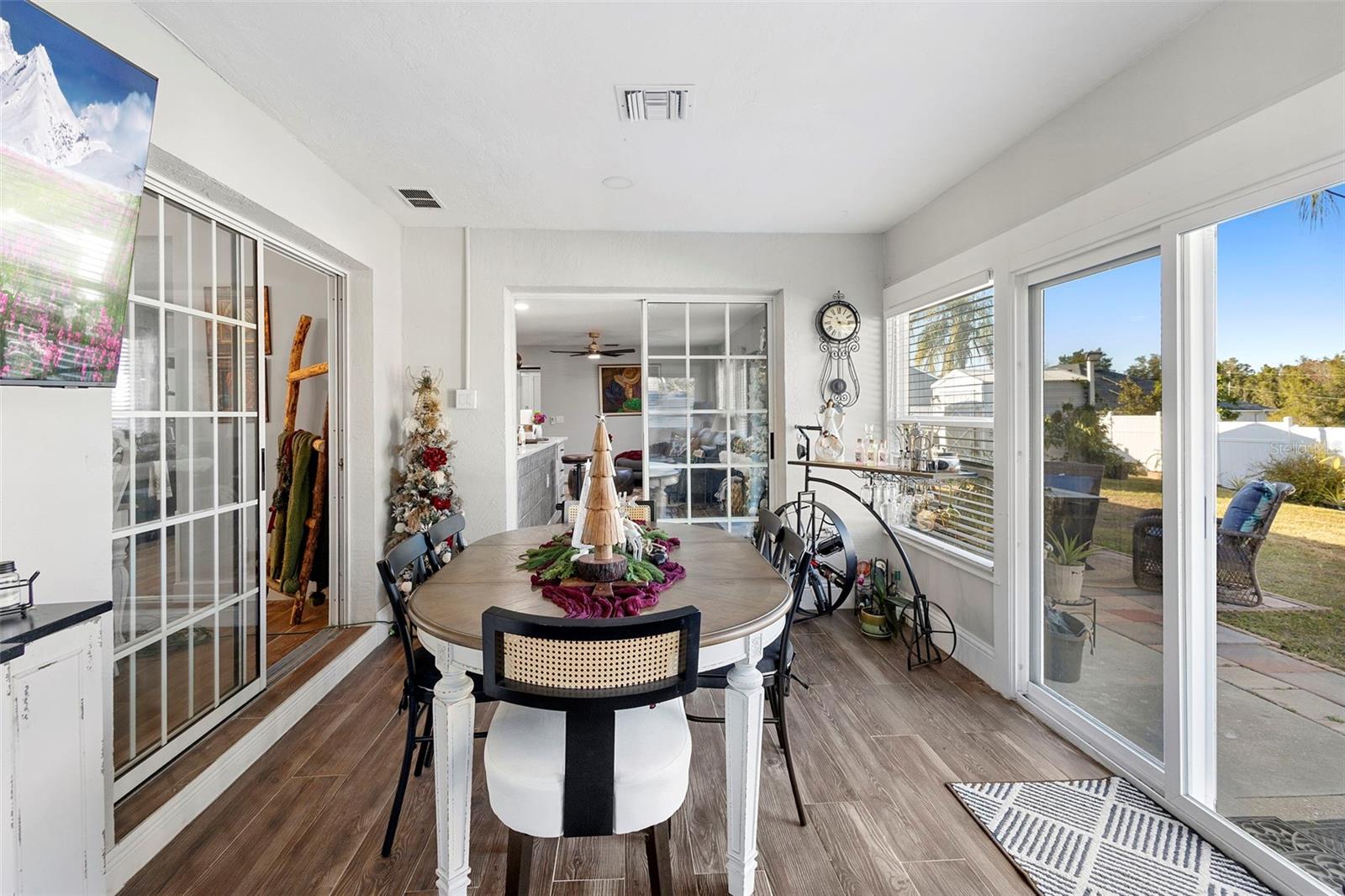 Image 29 of 37 For 2656 Ivydale Drive