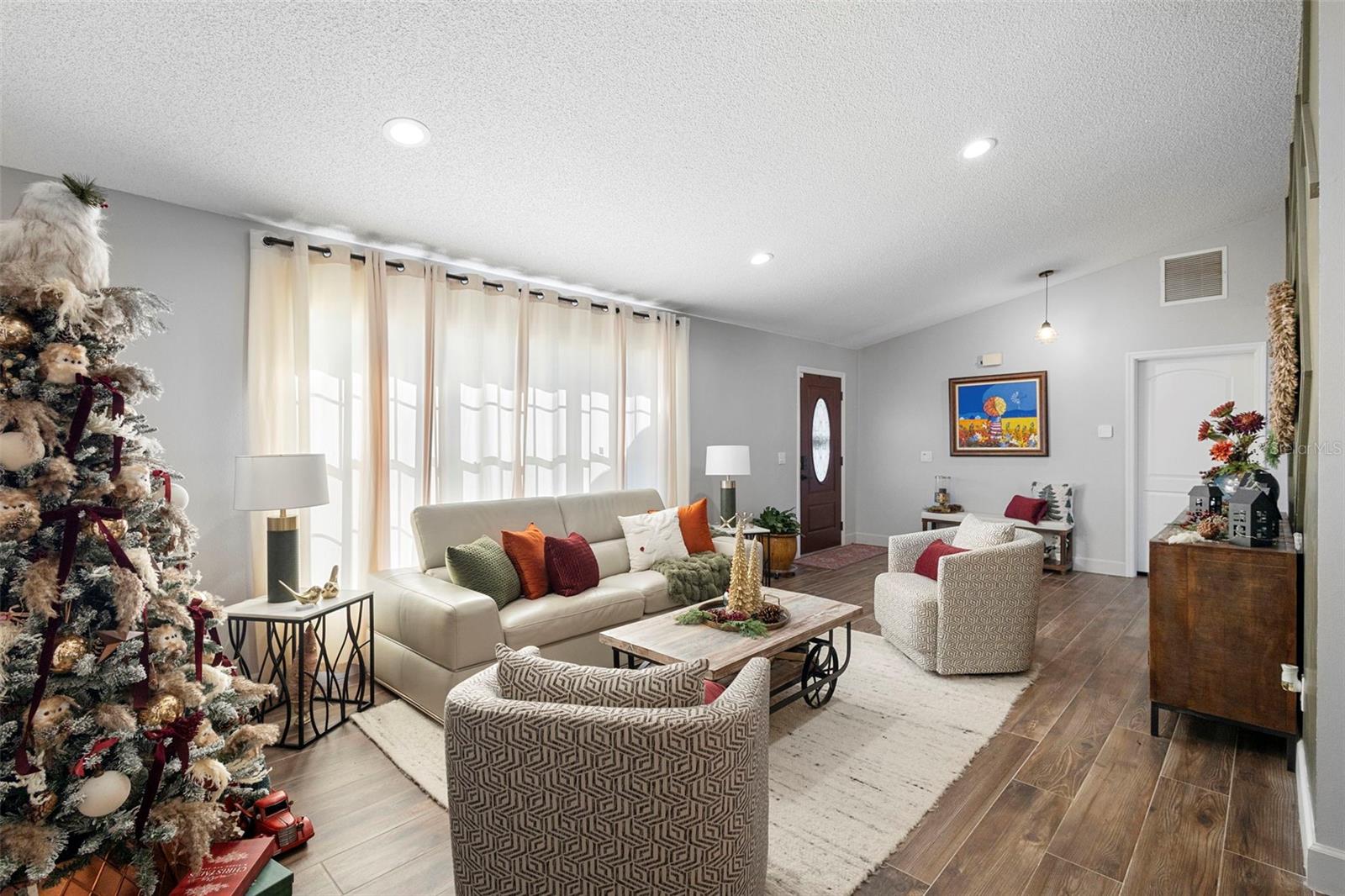 Image 6 of 37 For 2656 Ivydale Drive