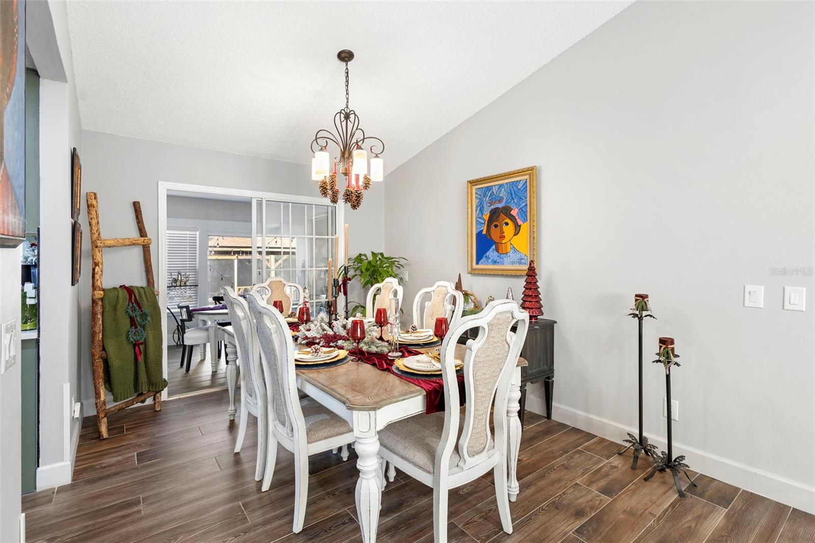 Image 7 of 37 For 2656 Ivydale Drive