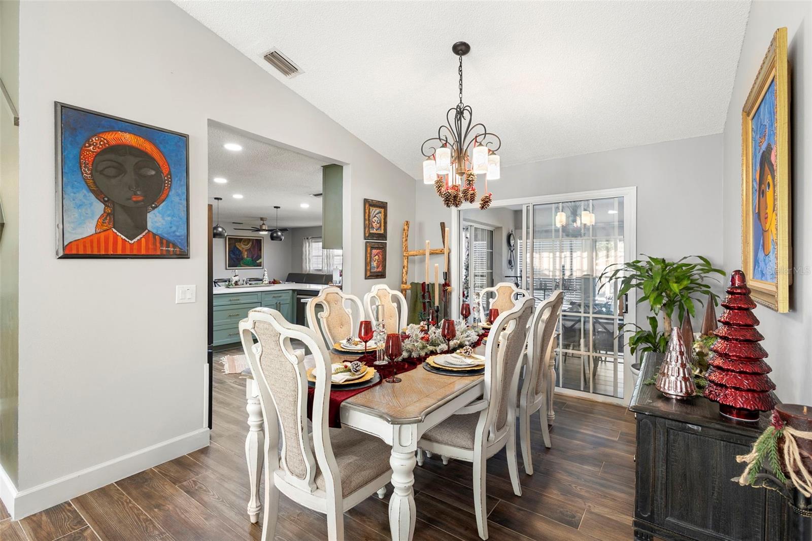 Image 8 of 37 For 2656 Ivydale Drive