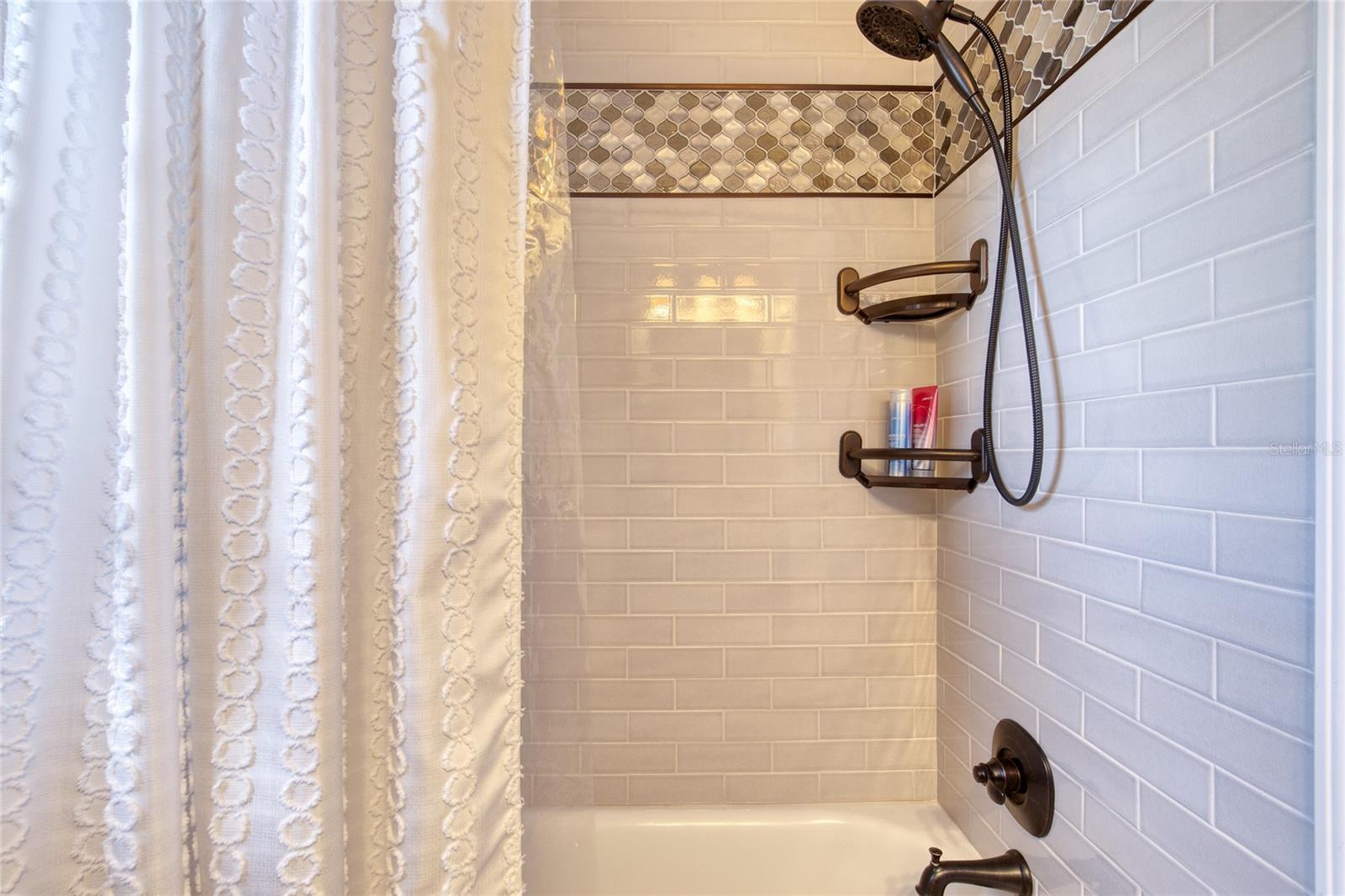 Image 19 of 52 For 37 Reynolds Avenue