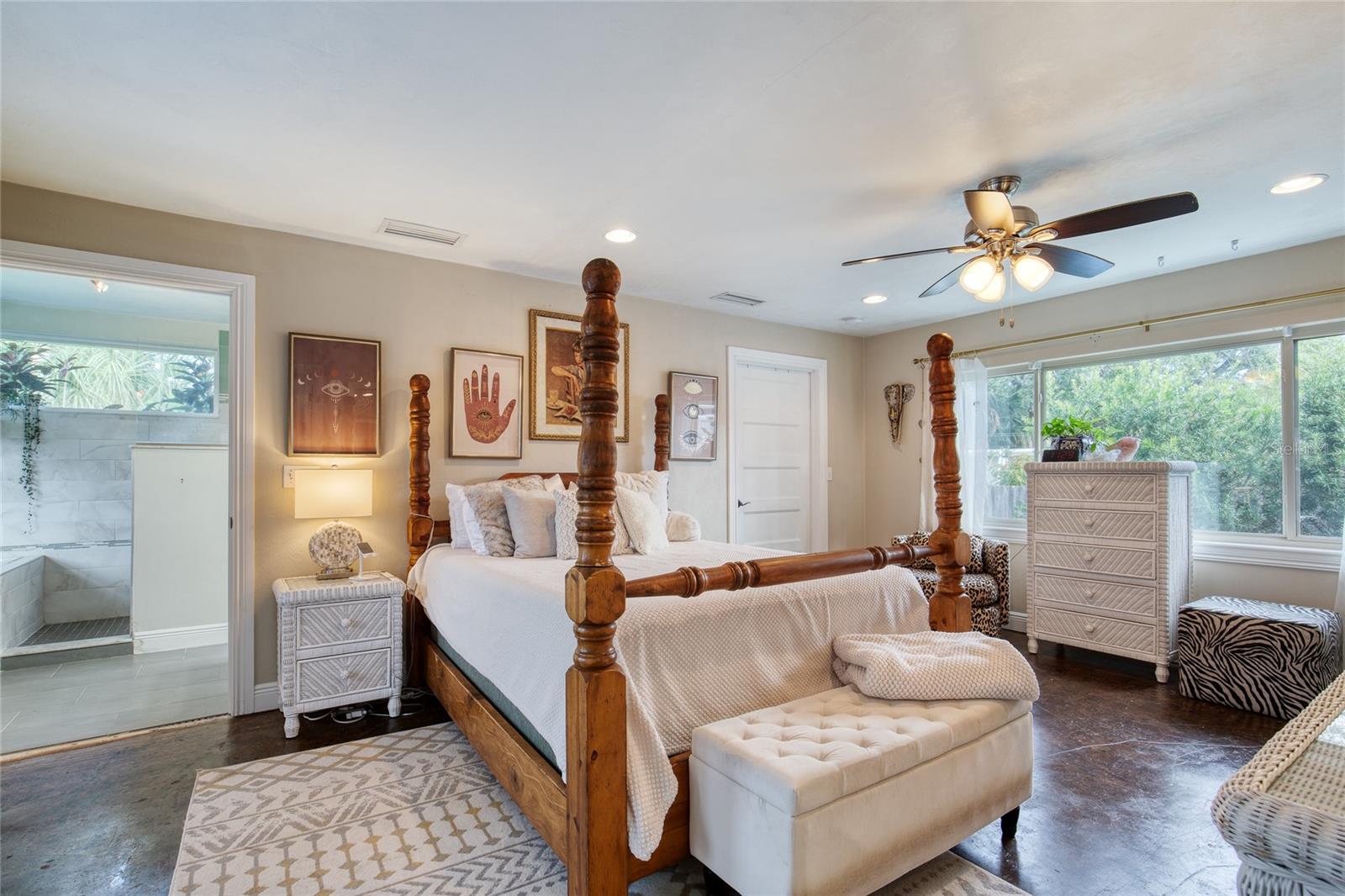 Image 25 of 52 For 37 Reynolds Avenue