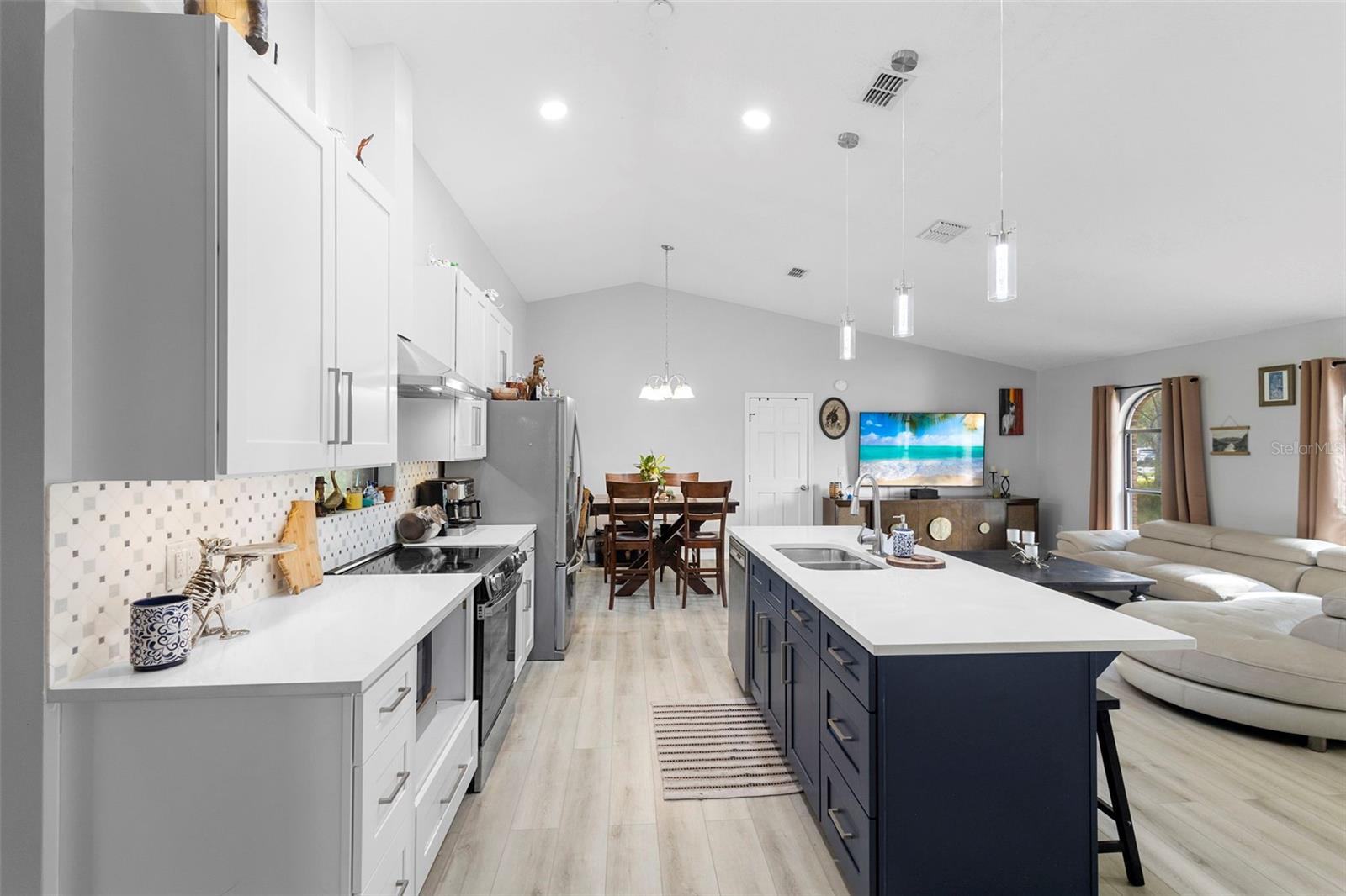 Image 12 of 30 For 3039 Etta Circle