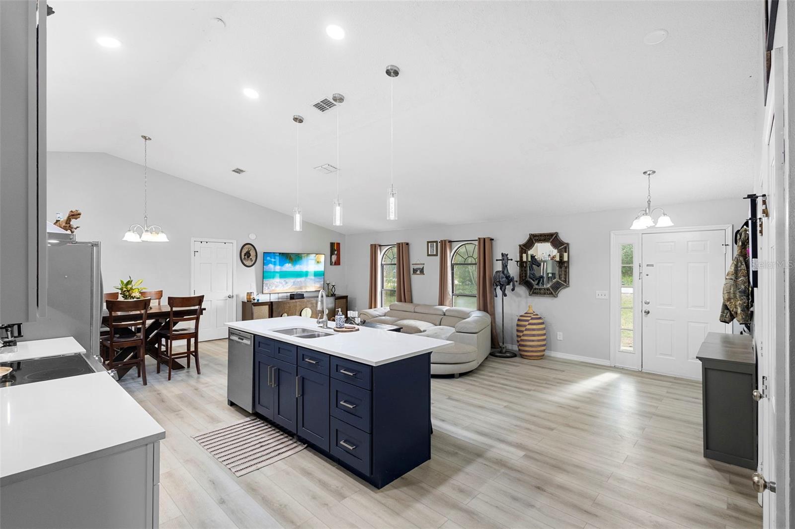 Image 14 of 30 For 3039 Etta Circle