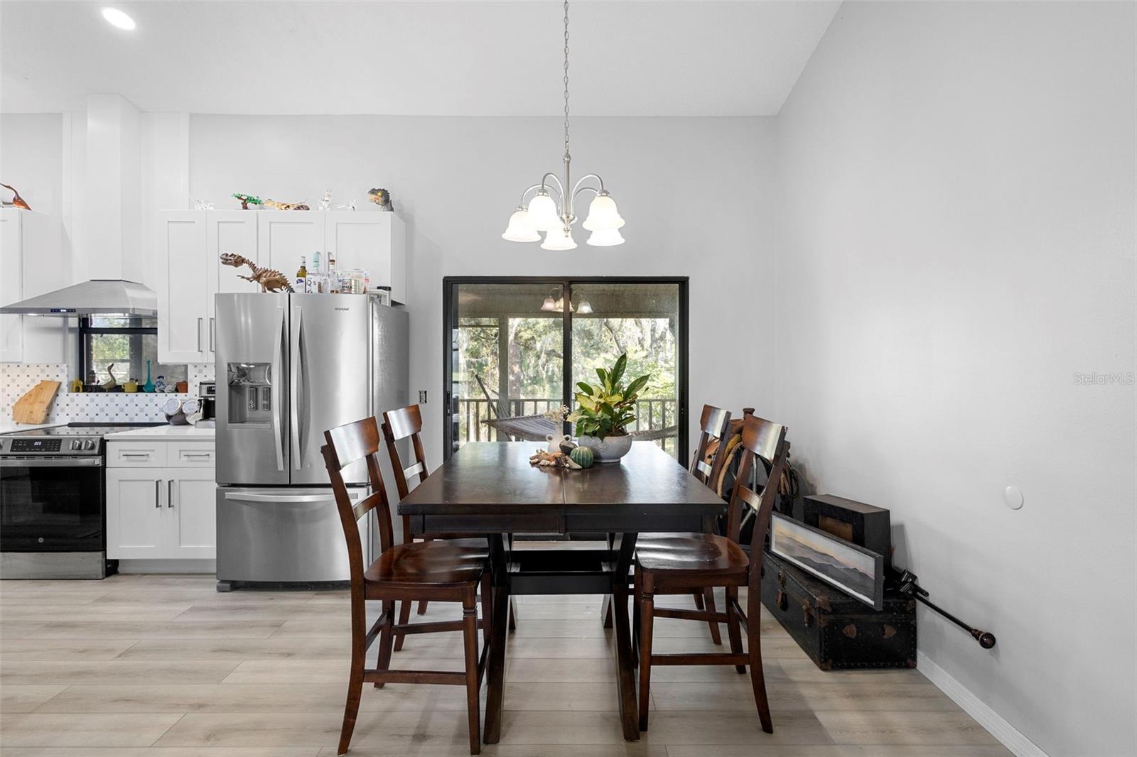 Image 25 of 30 For 3039 Etta Circle