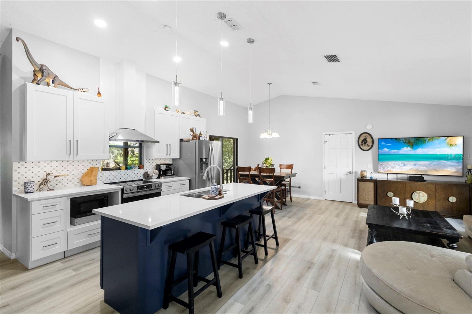 Image 9 of 30 For 3039 Etta Circle