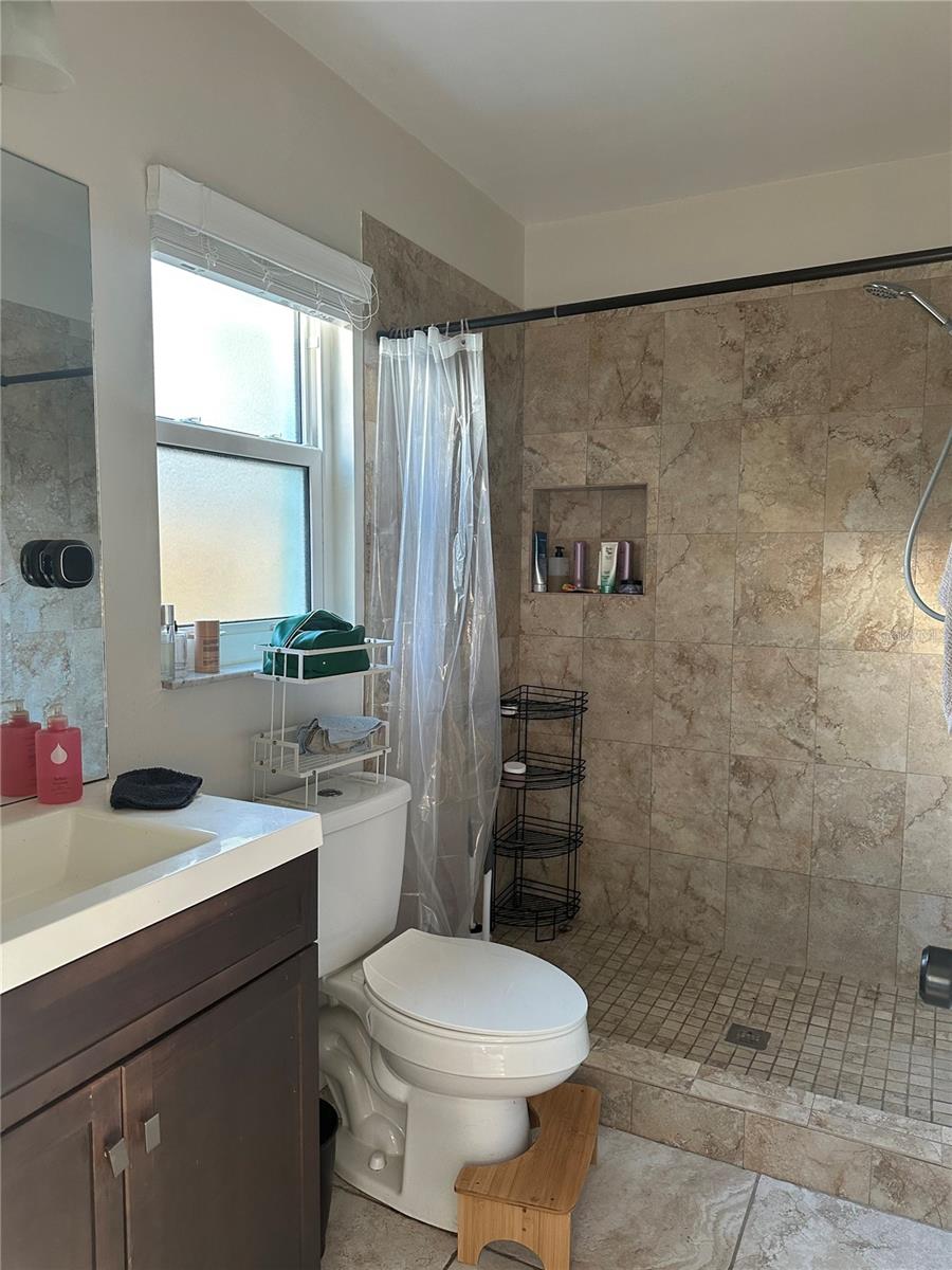 Image 17 of 21 For 650 Minnesota Avenue