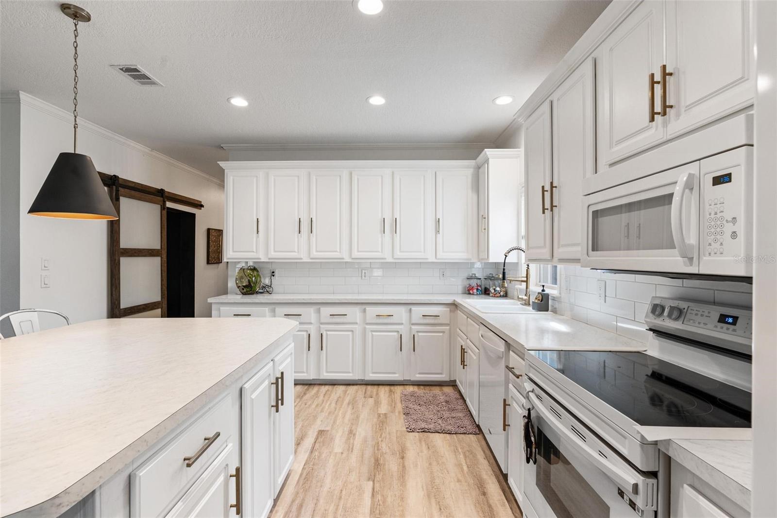 Image 14 of 46 For 5132 Walnut Avenue