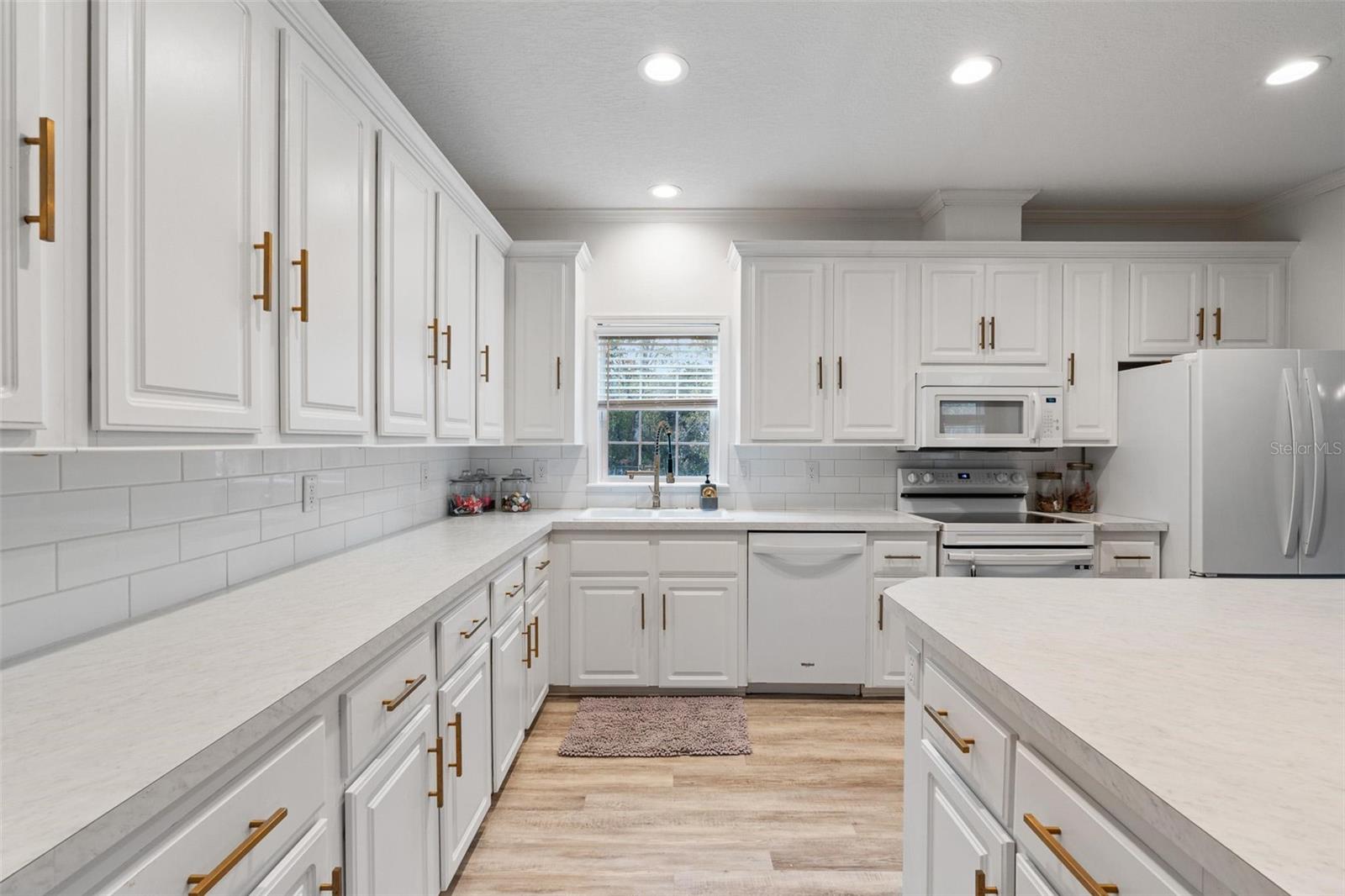 Image 15 of 46 For 5132 Walnut Avenue