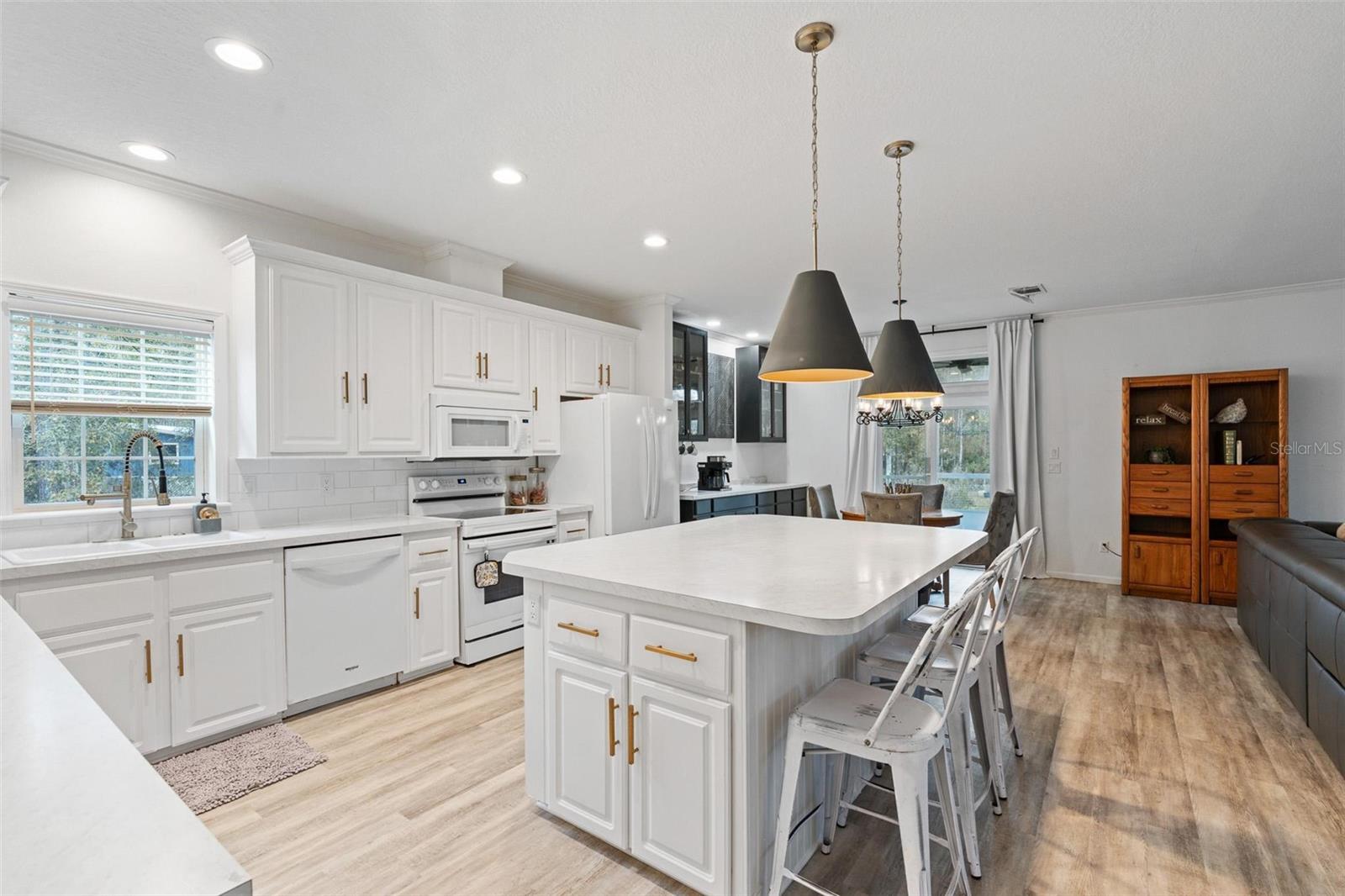 Image 16 of 46 For 5132 Walnut Avenue