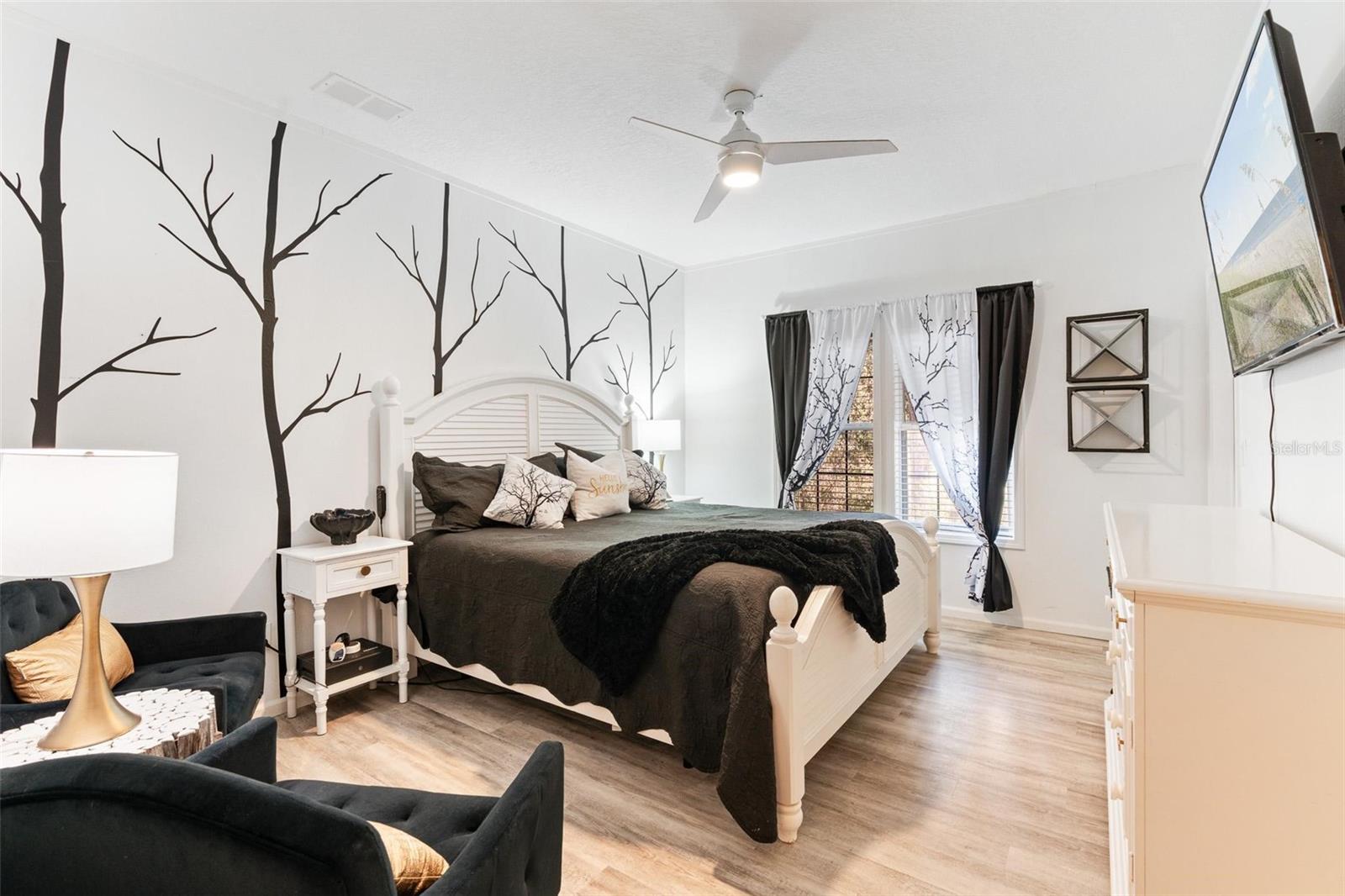 Image 19 of 46 For 5132 Walnut Avenue