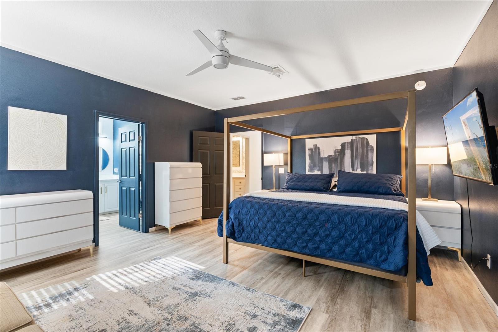 Image 22 of 46 For 5132 Walnut Avenue