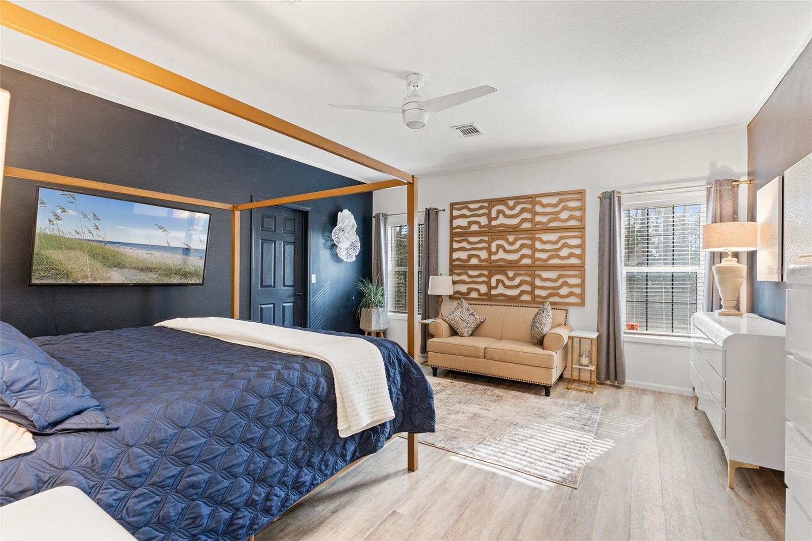 Image 23 of 46 For 5132 Walnut Avenue