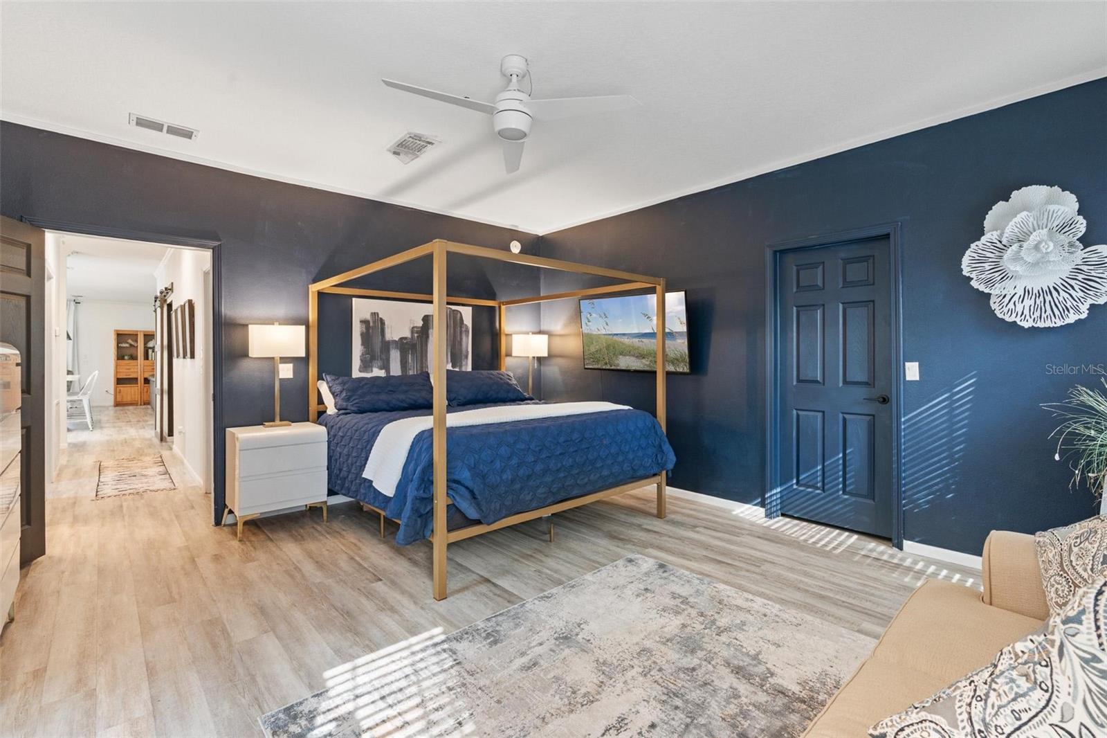 Image 24 of 46 For 5132 Walnut Avenue